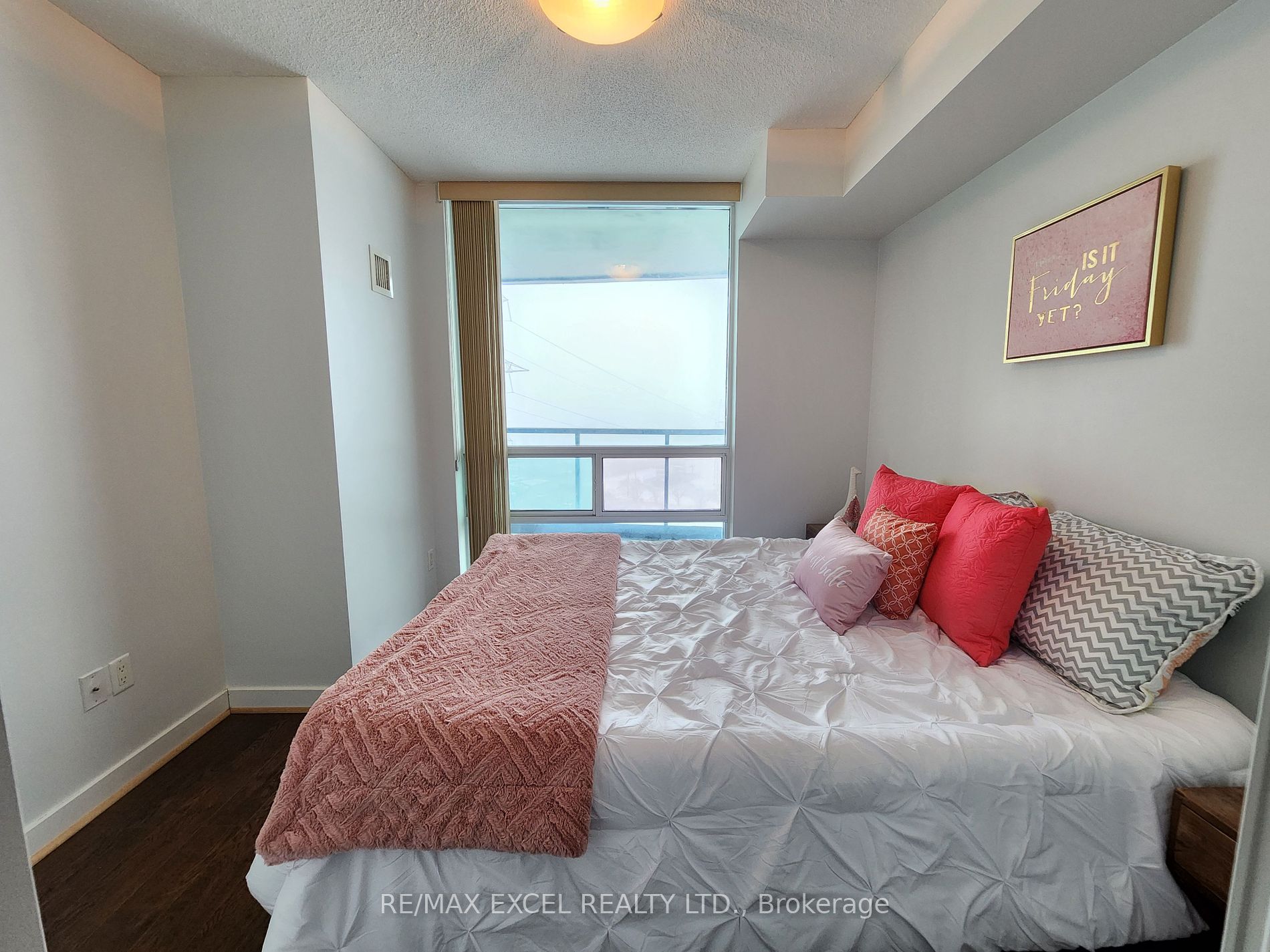 5740 Yonge Street, #803