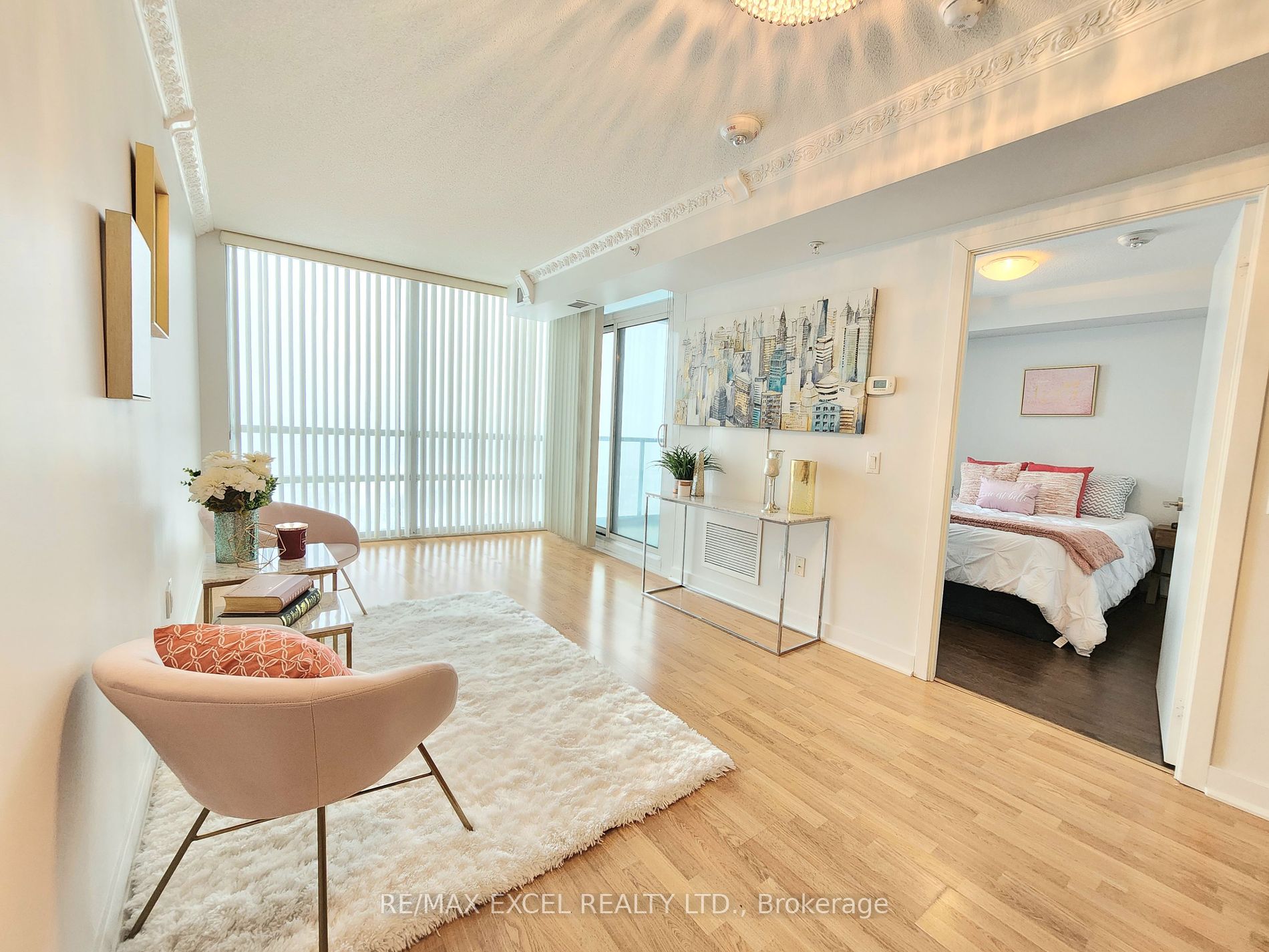5740 Yonge Street, #803