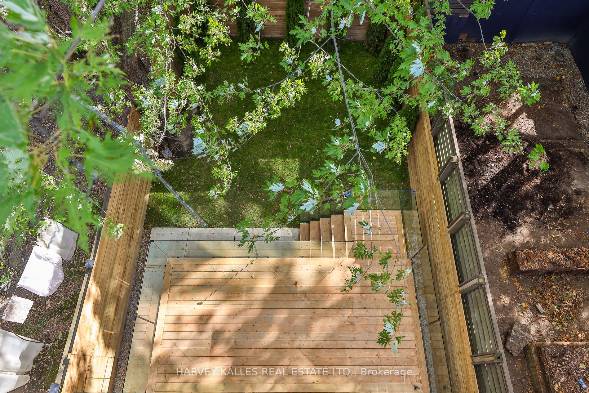 37 Heath St E