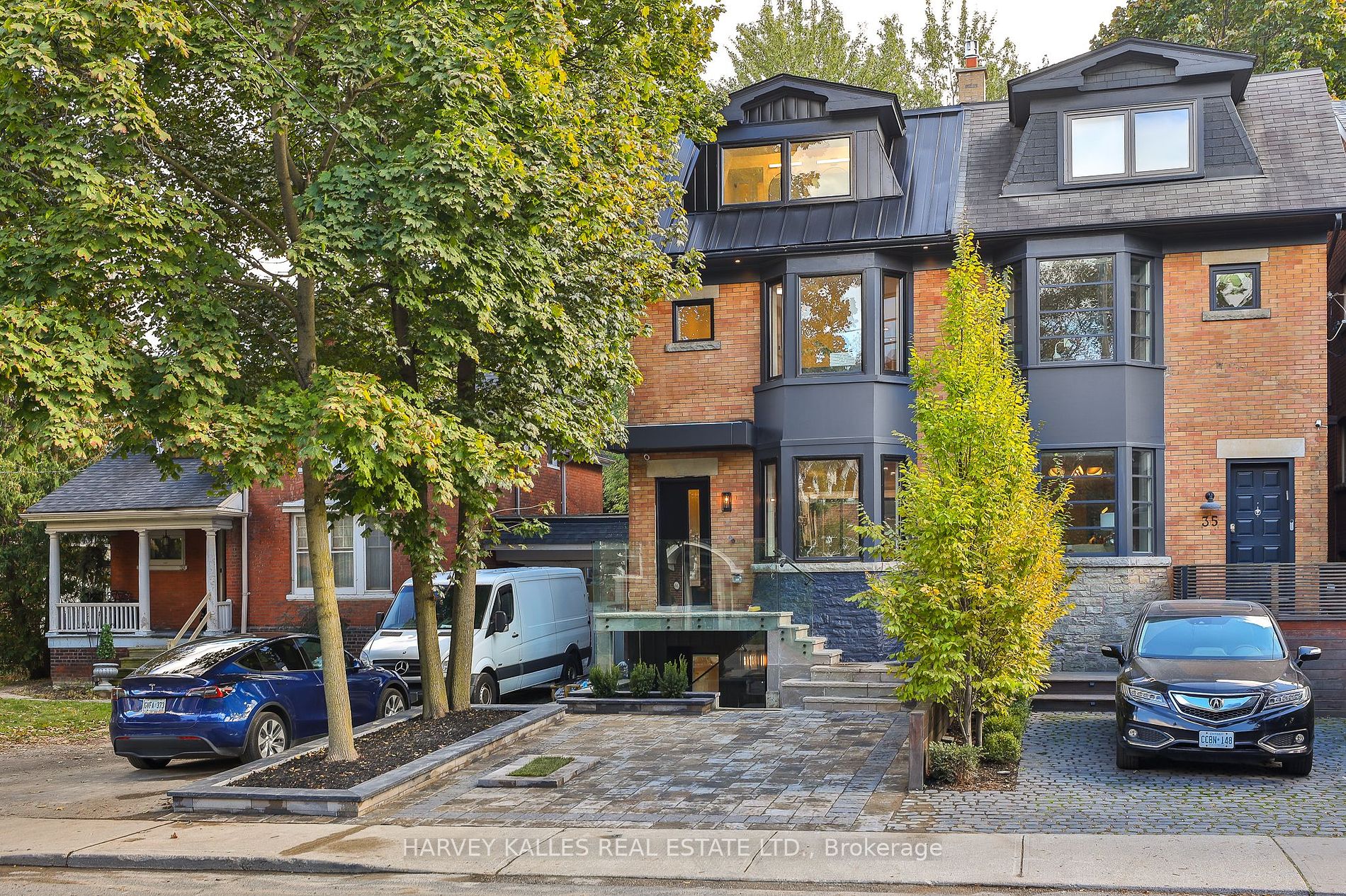 37 Heath St E