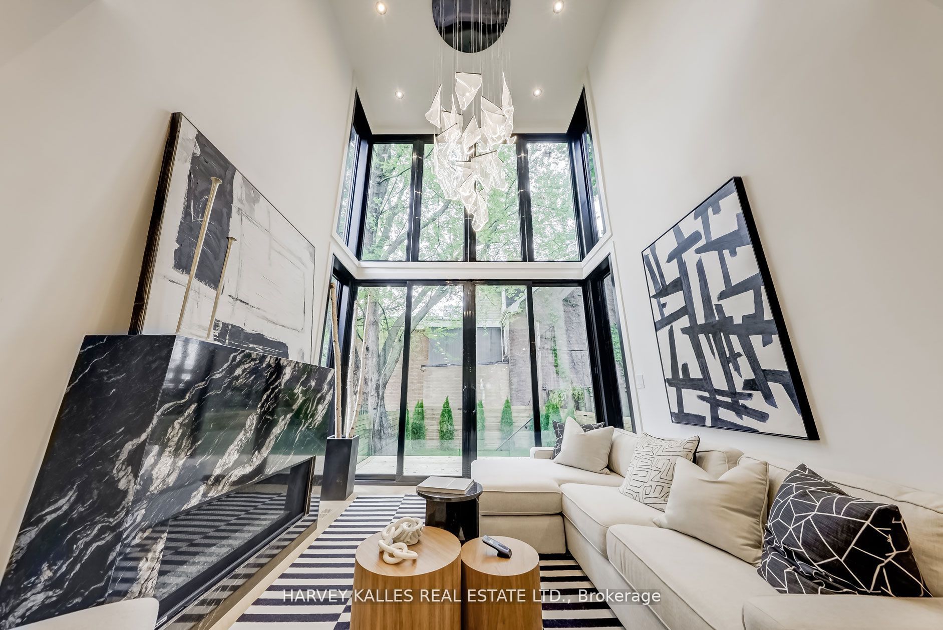 37 Heath St E