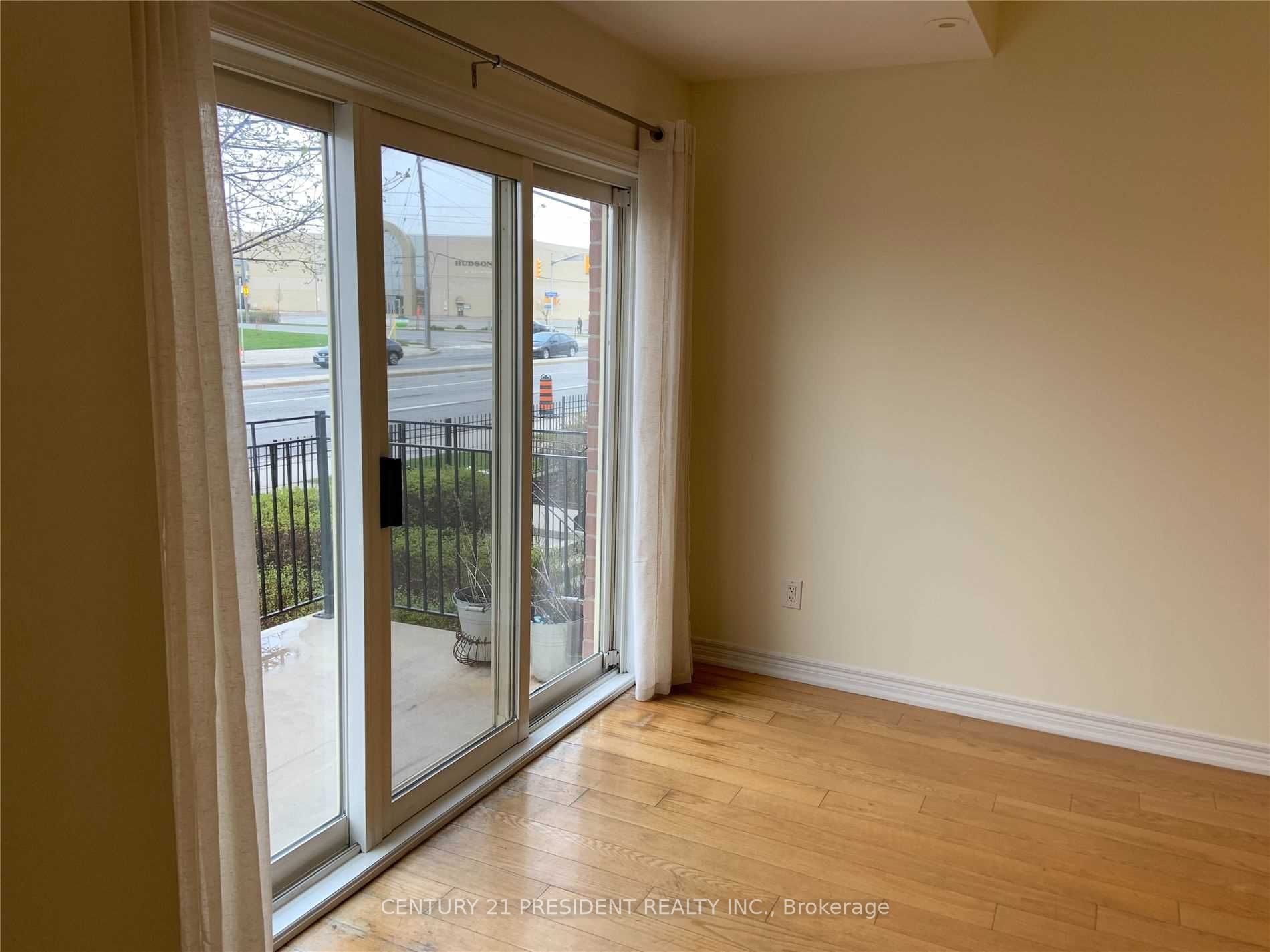 1496 Victoria Park Avenue, #251