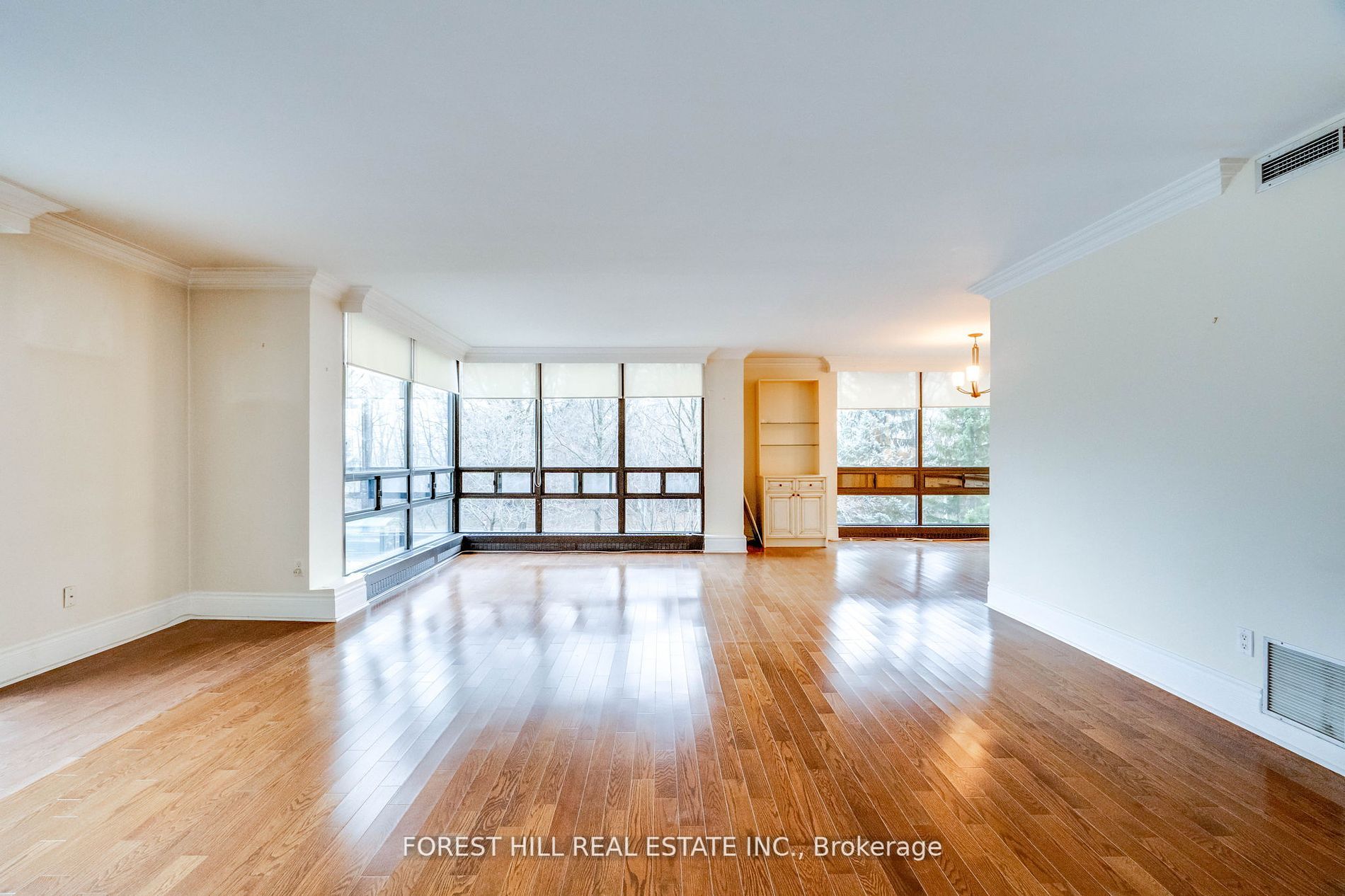 625 Avenue Rd, #302