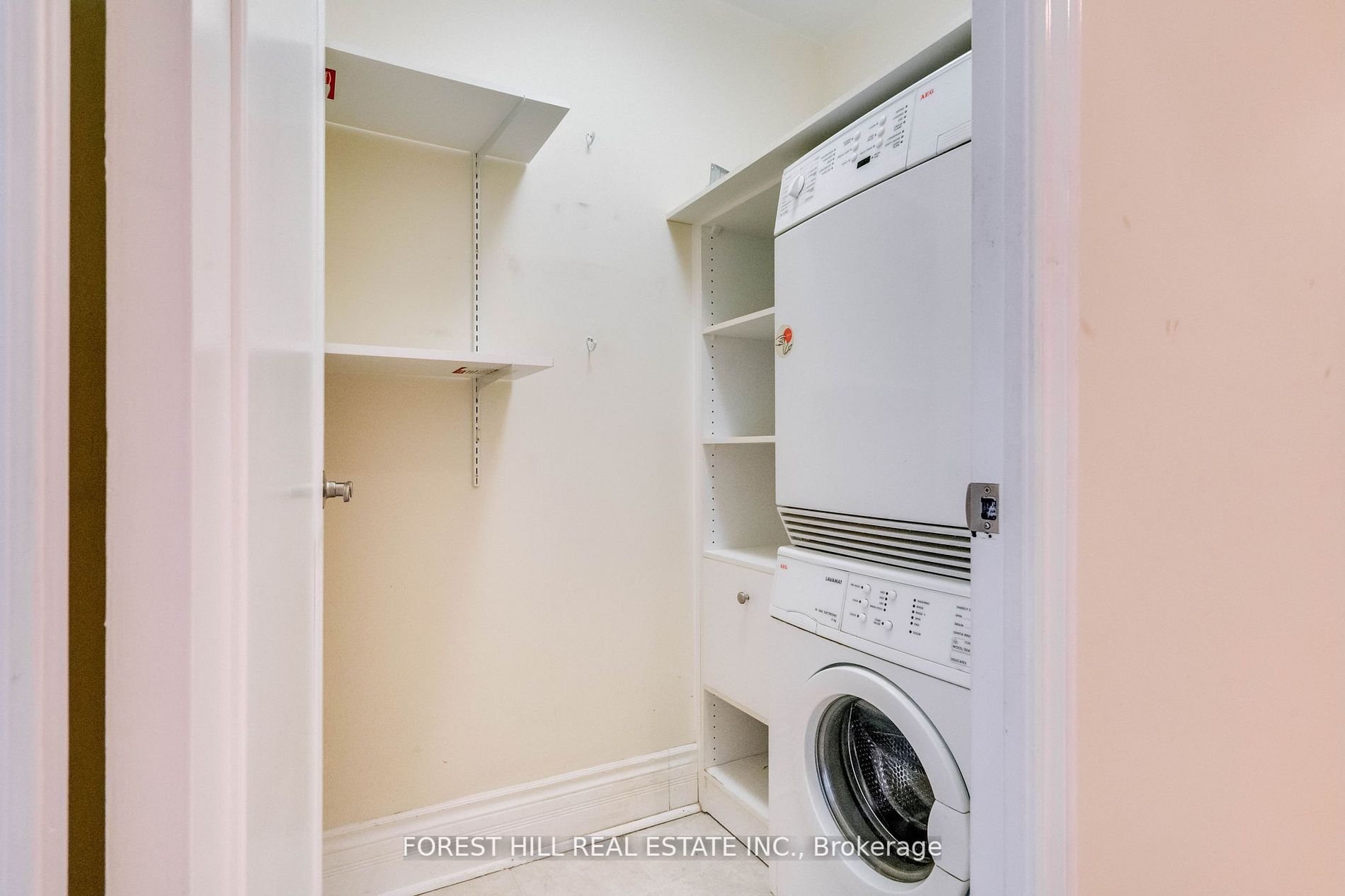 625 Avenue Rd, #302