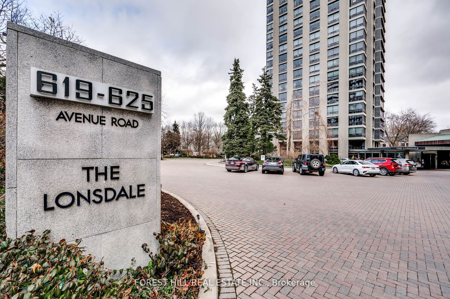 625 Avenue Rd, #302