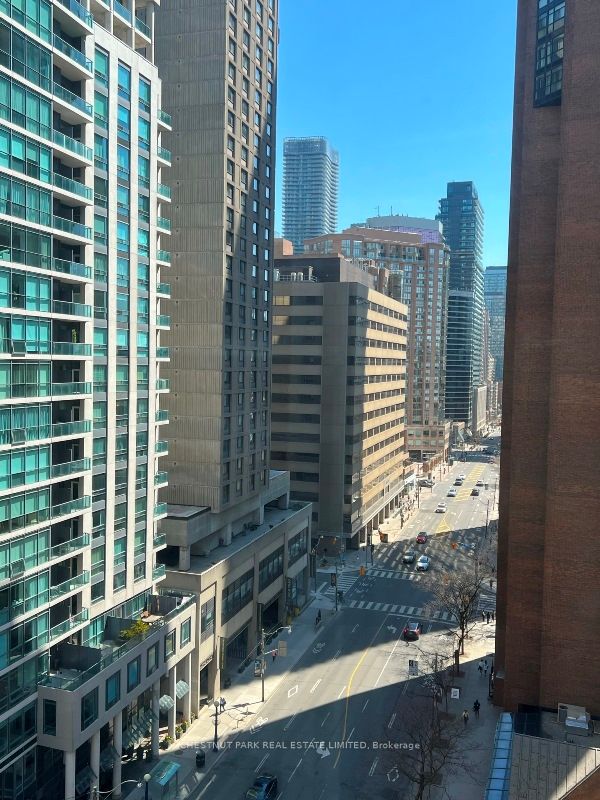 1132 Bay St, #1002
