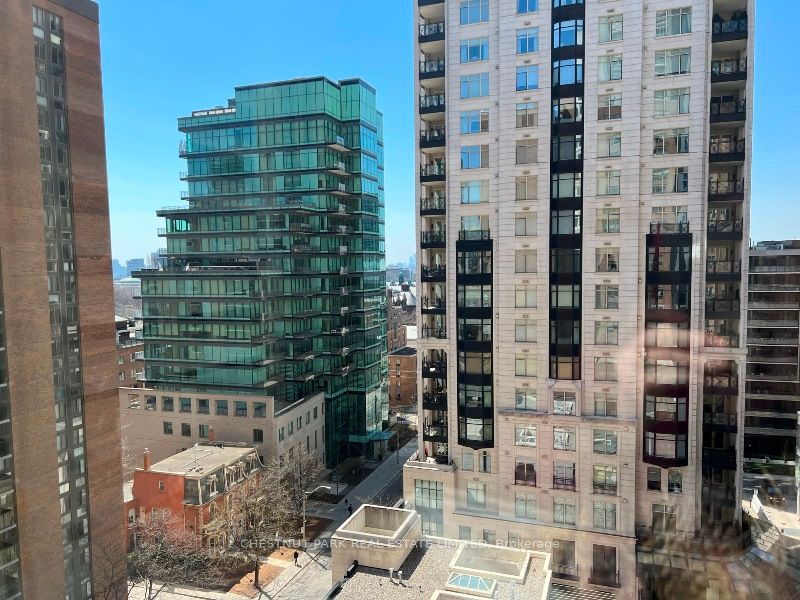 1132 Bay St, #1002