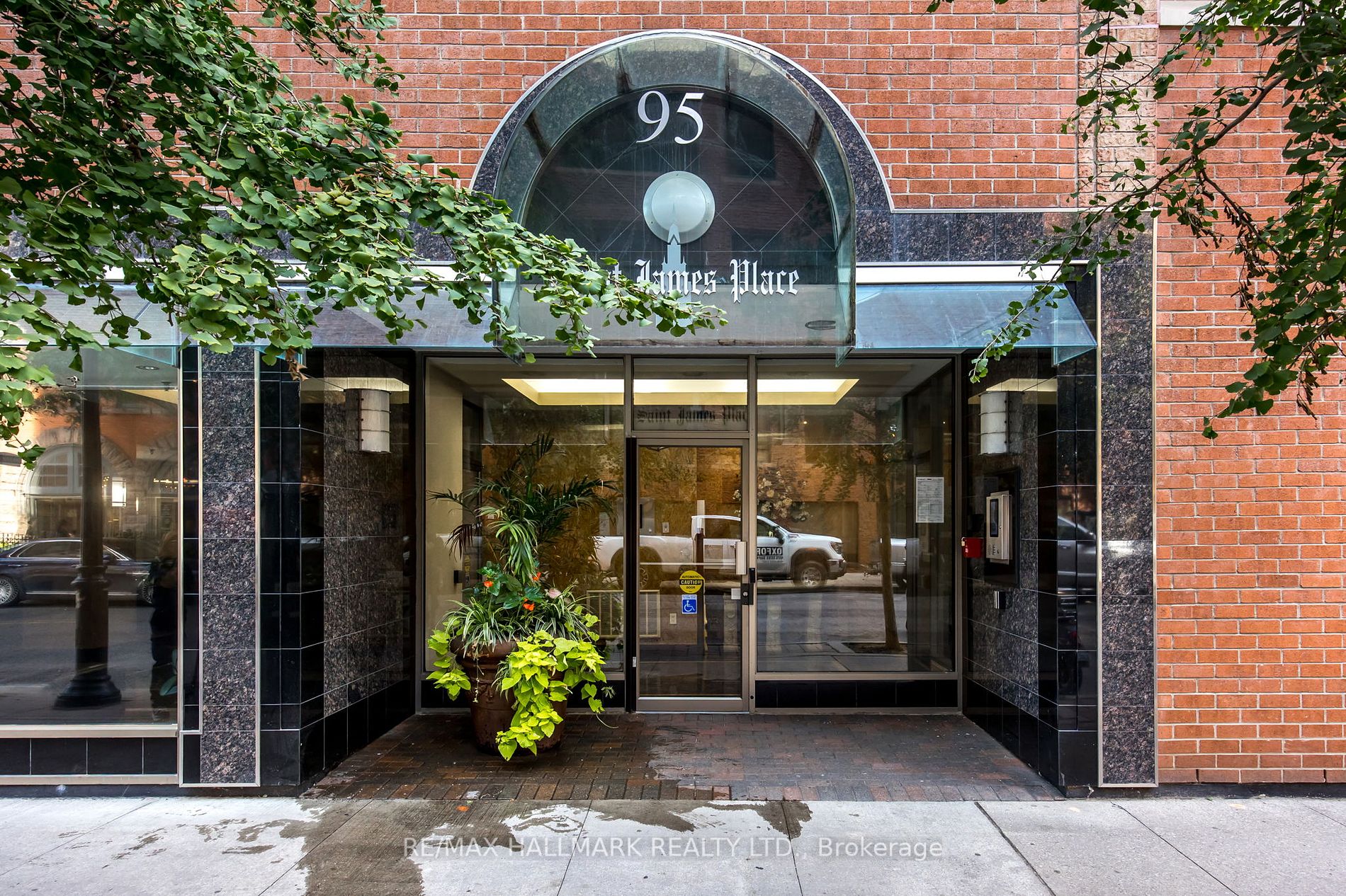 95 Lombard St, #803