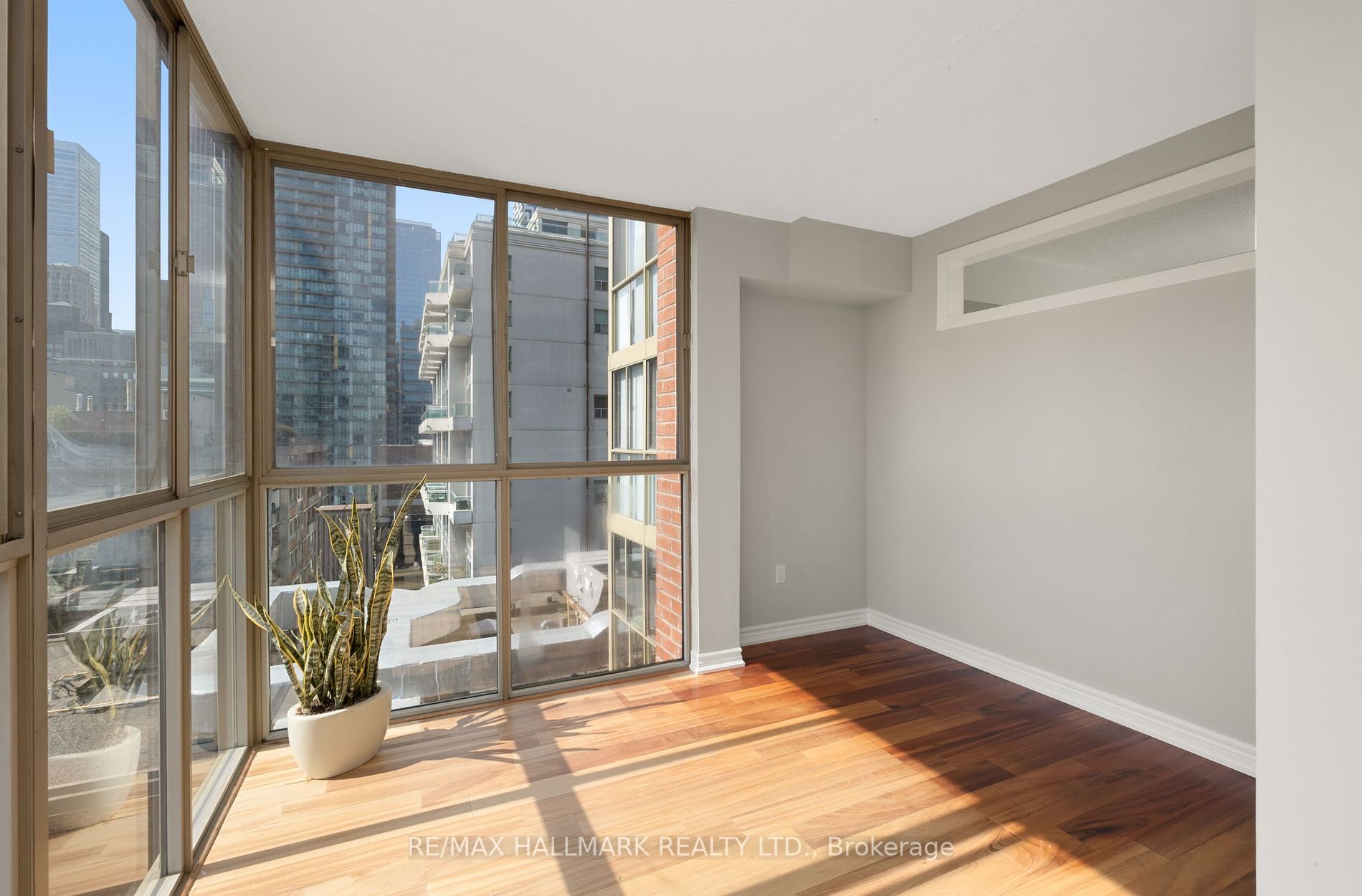 95 Lombard St, #803