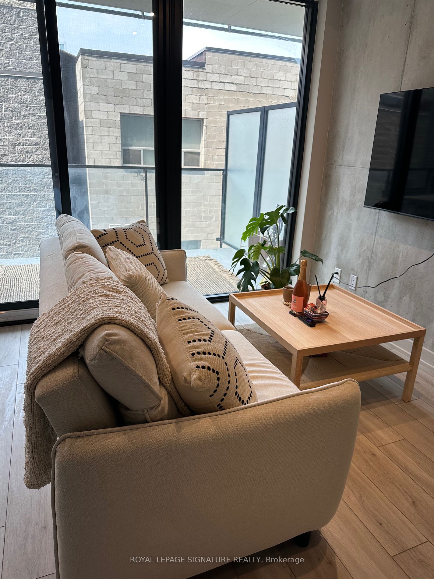 458 Richmond Street W, #408