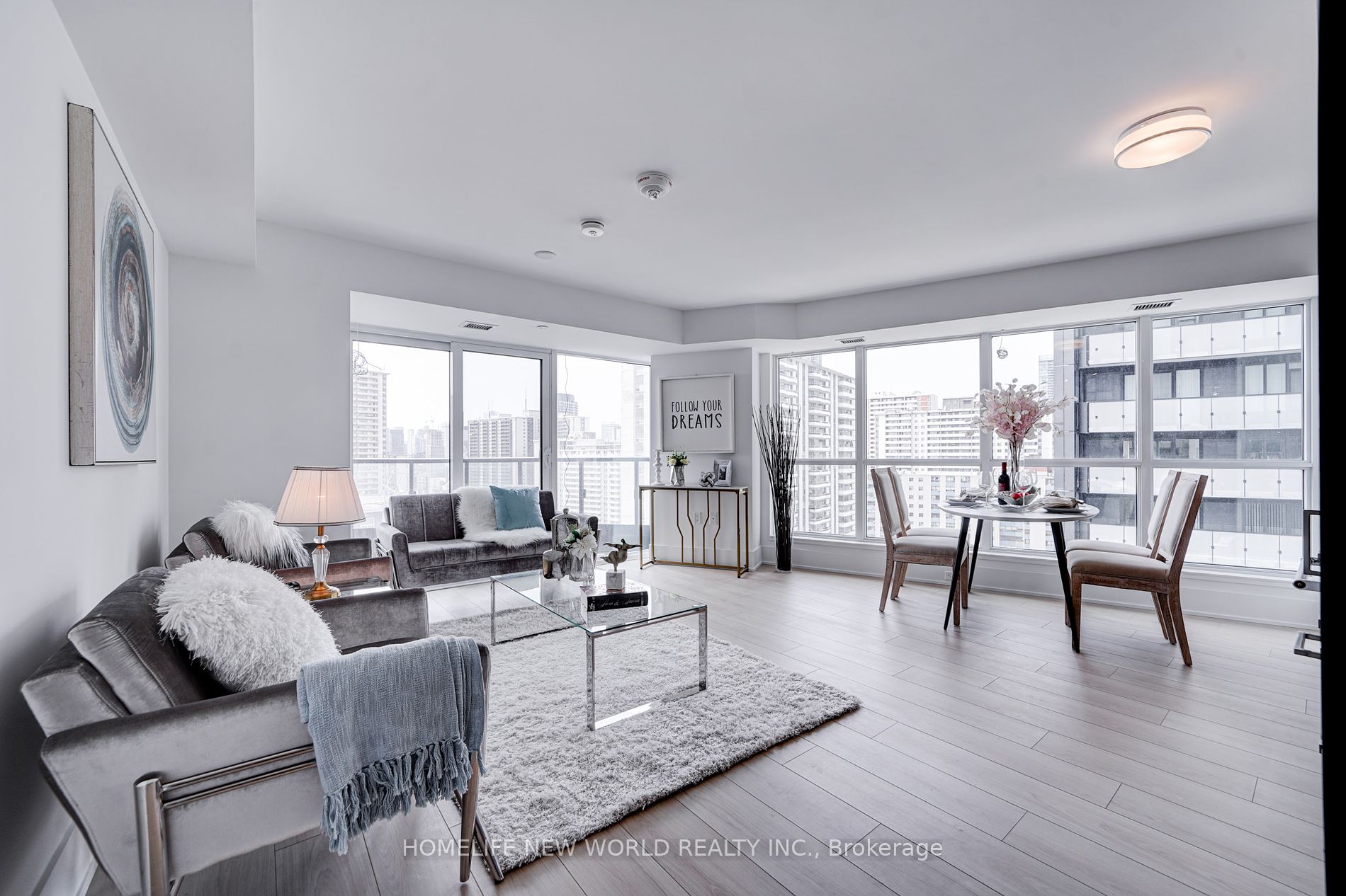 585 Bloor St E, #1522