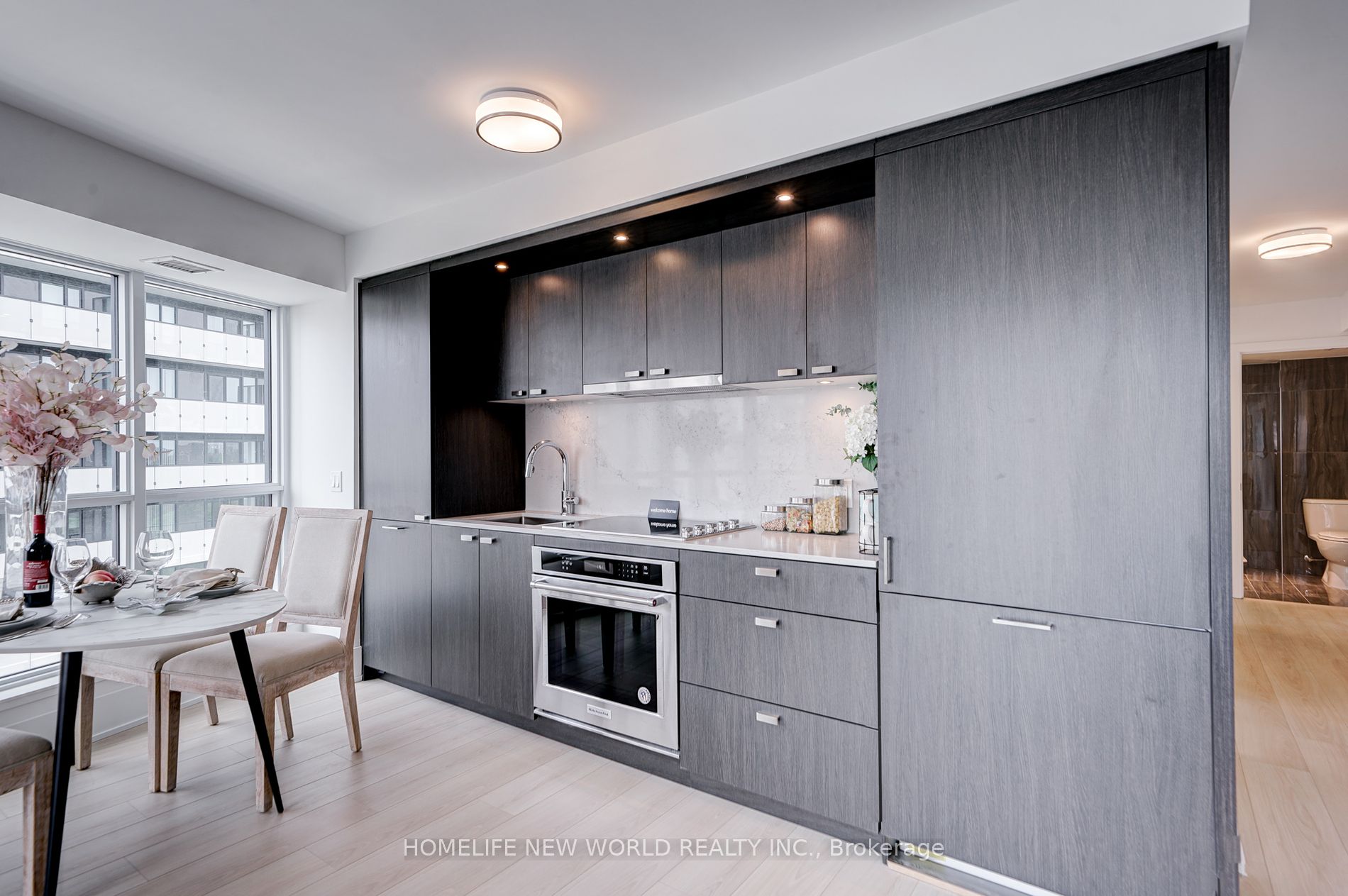 585 Bloor St E, #1522