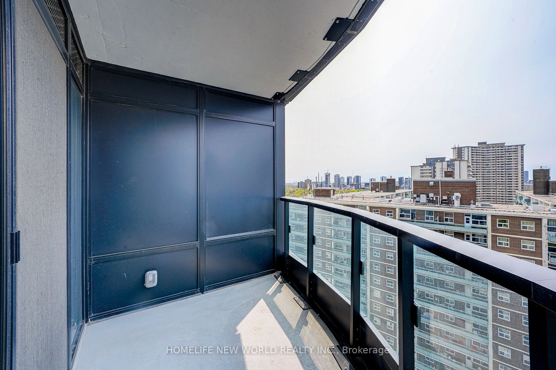585 Bloor St E, #1522