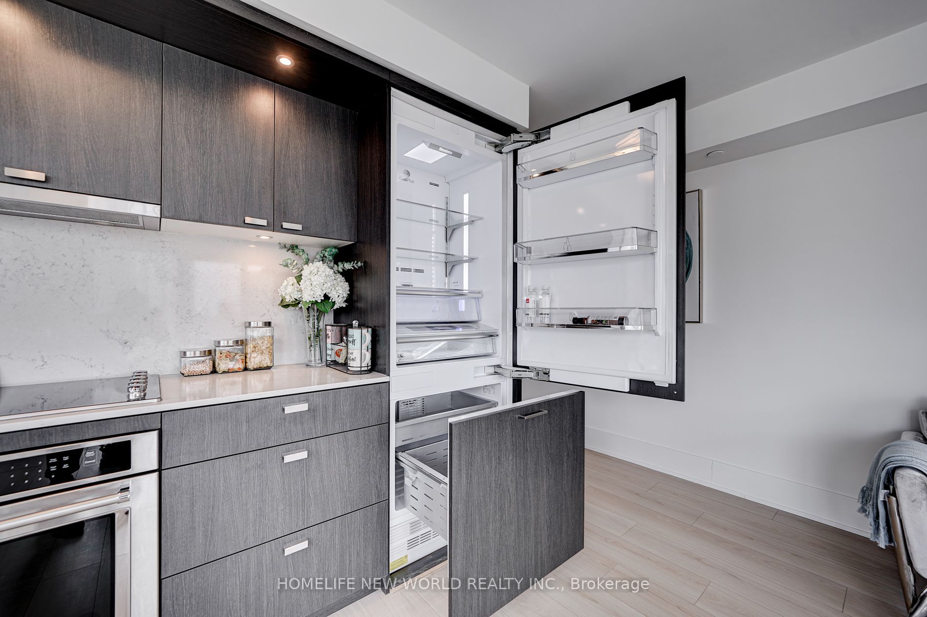 585 Bloor St E, #1522