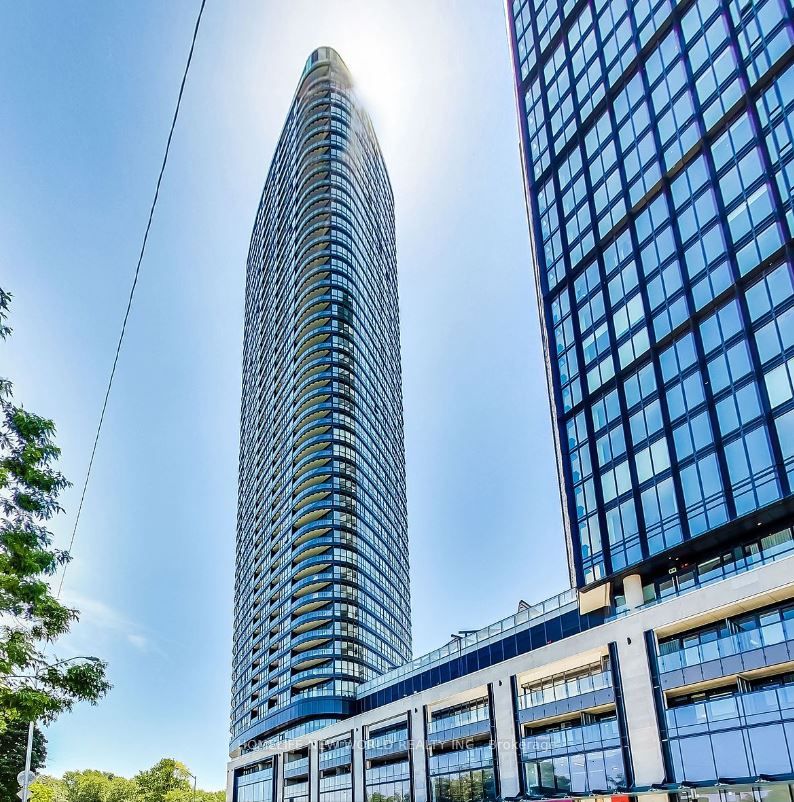 585 Bloor St E, #1522