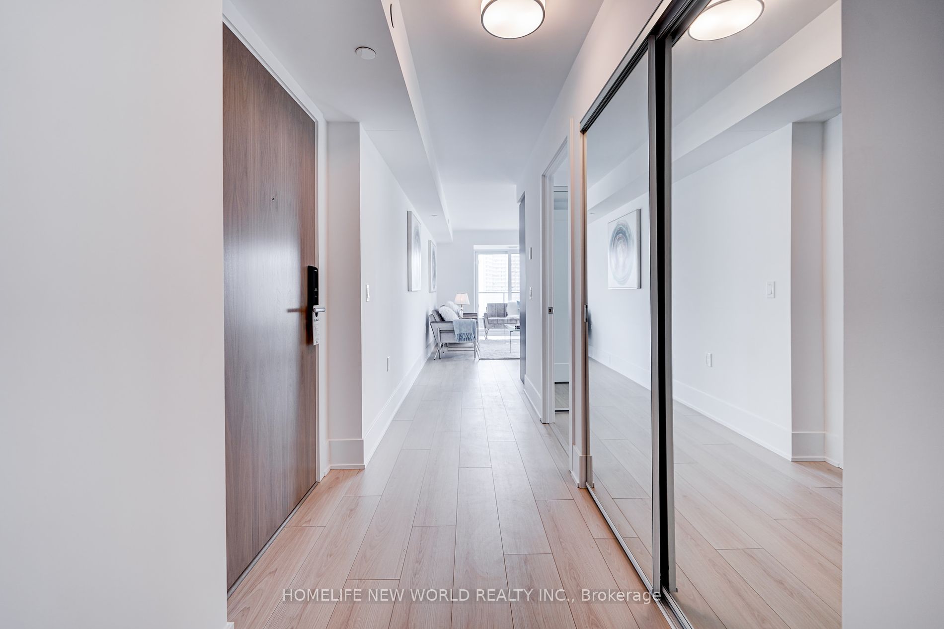 585 Bloor St E, #1522