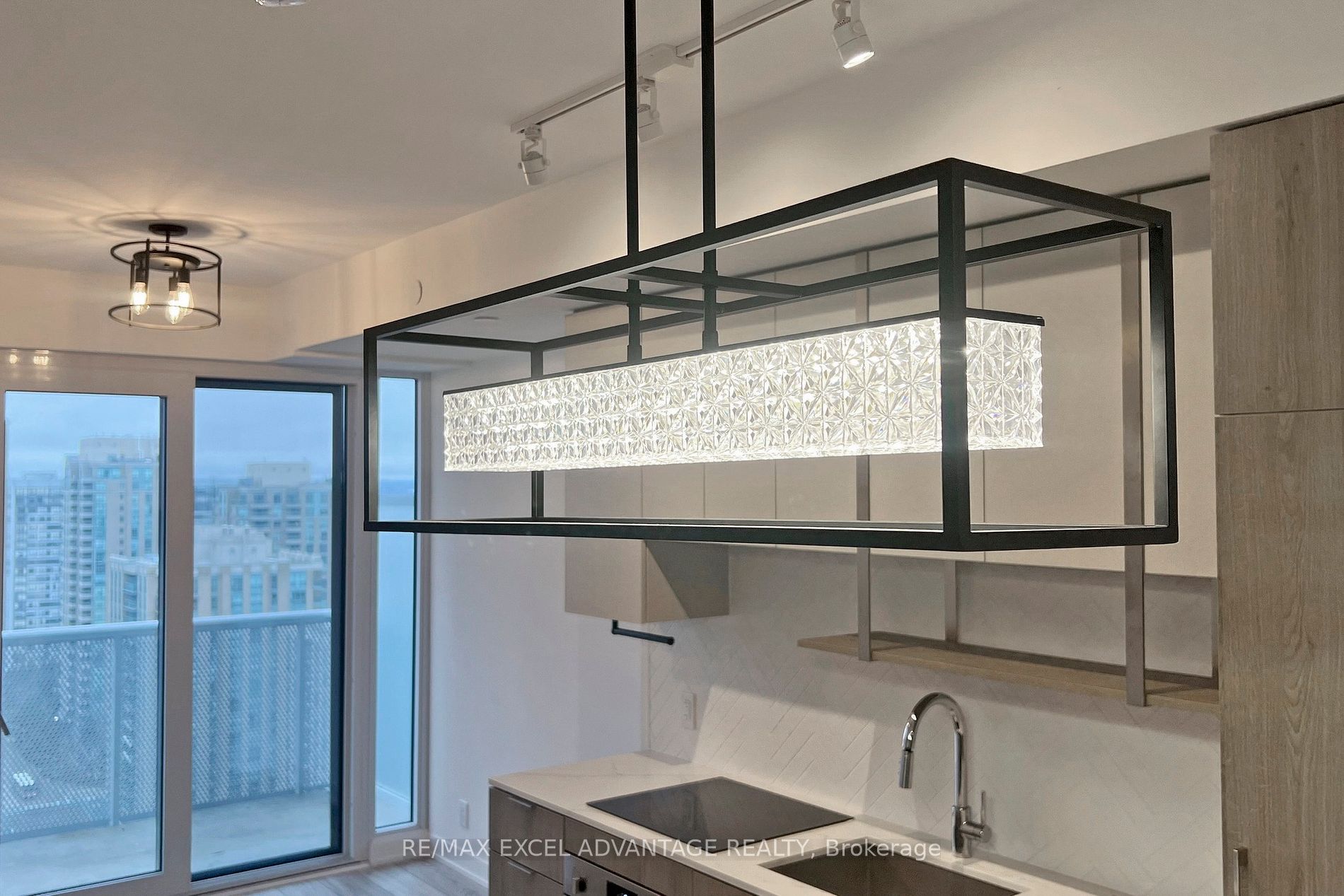 15 Holmes Avenue #2205