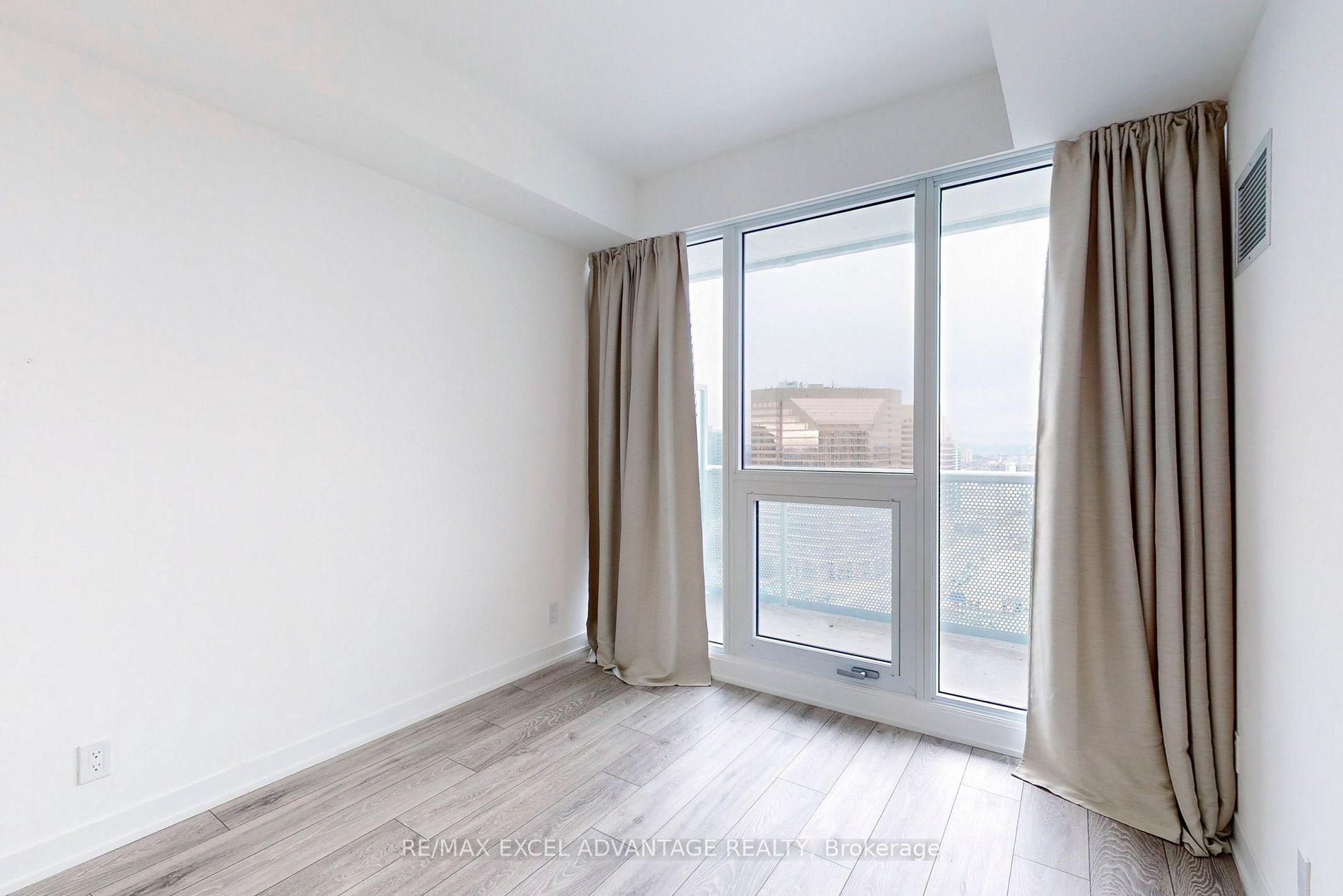 15 Holmes Avenue #2205