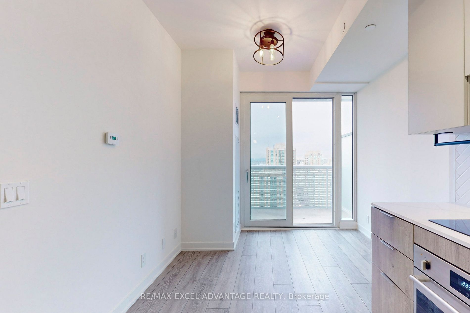 15 Holmes Avenue #2205