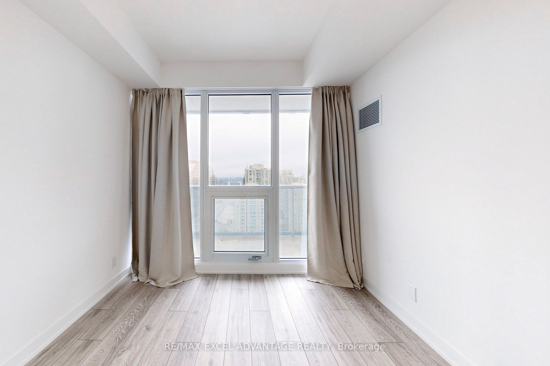 15 Holmes Avenue #2205