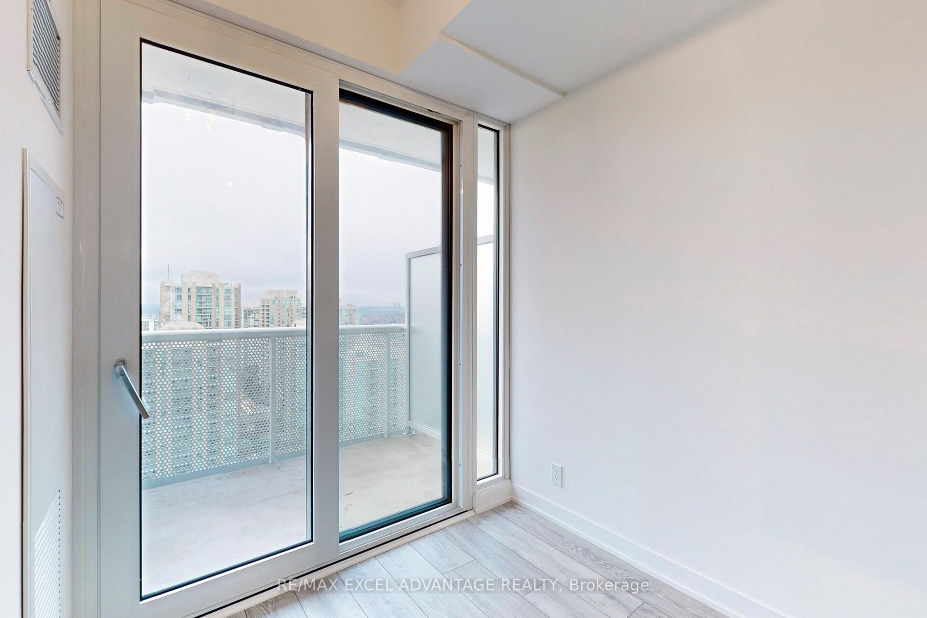 15 Holmes Avenue #2205