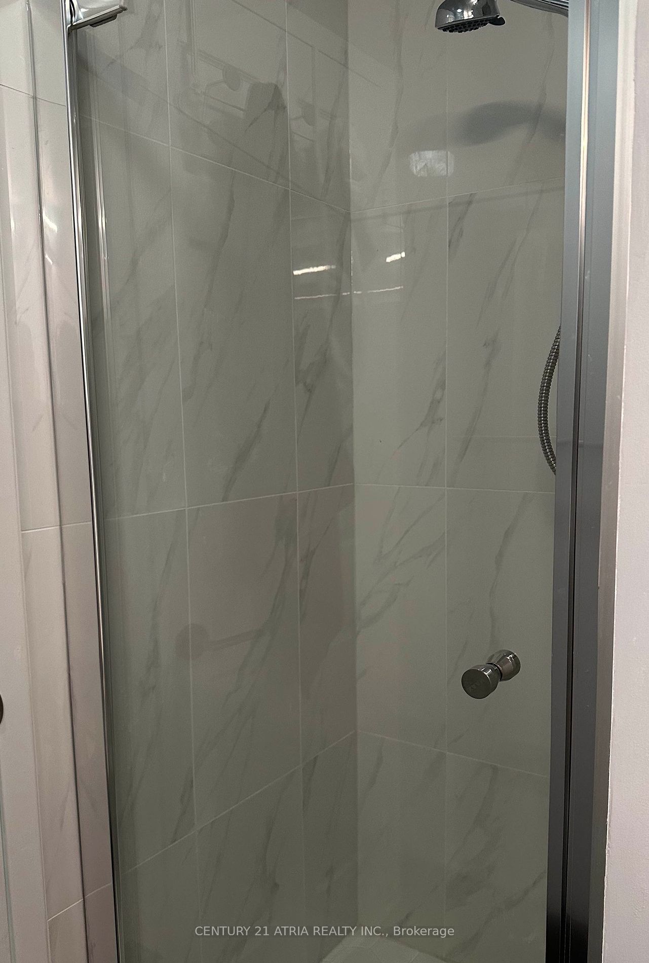 77 Harbour Sq, #811