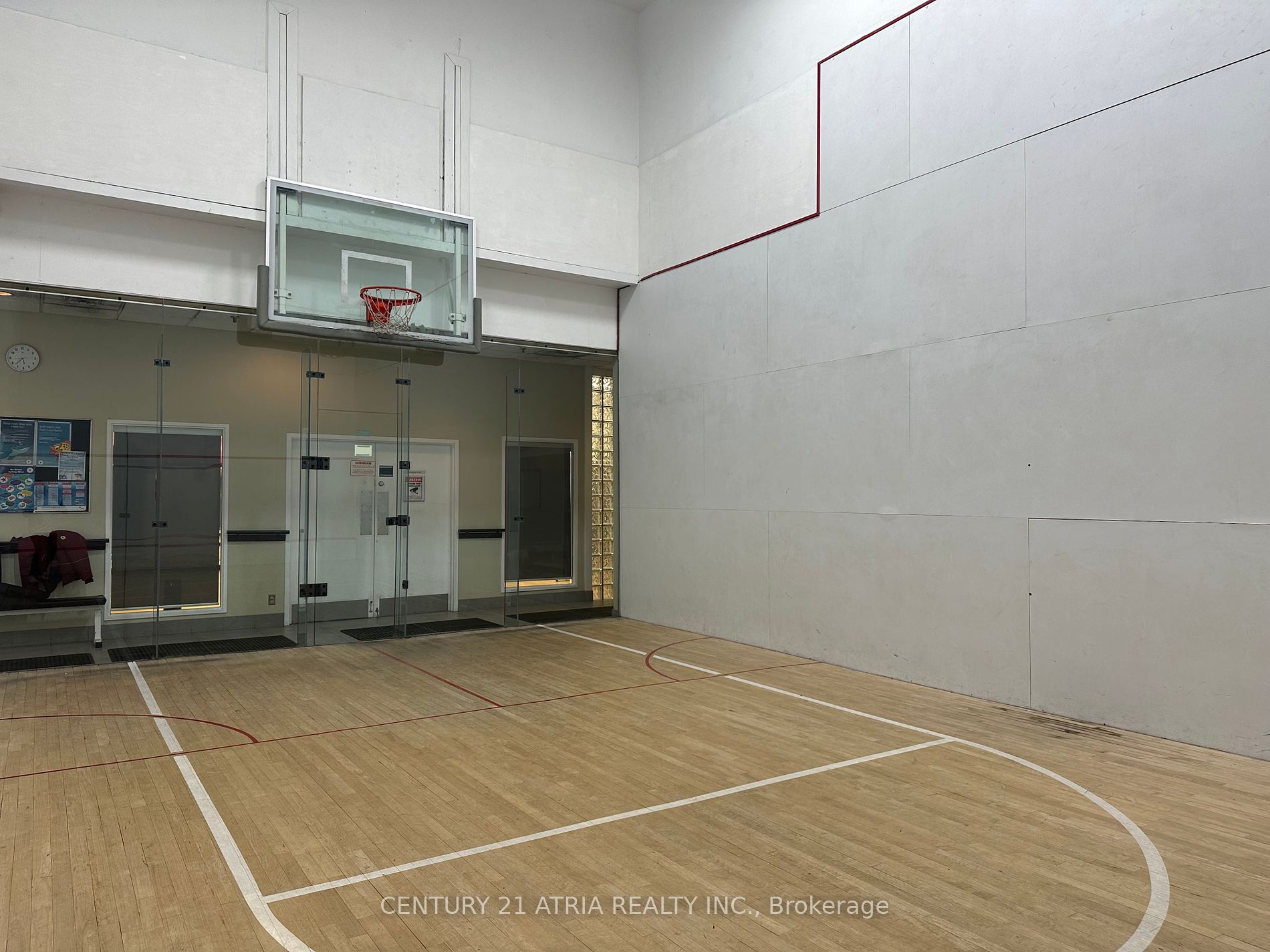 77 Harbour Sq, #811