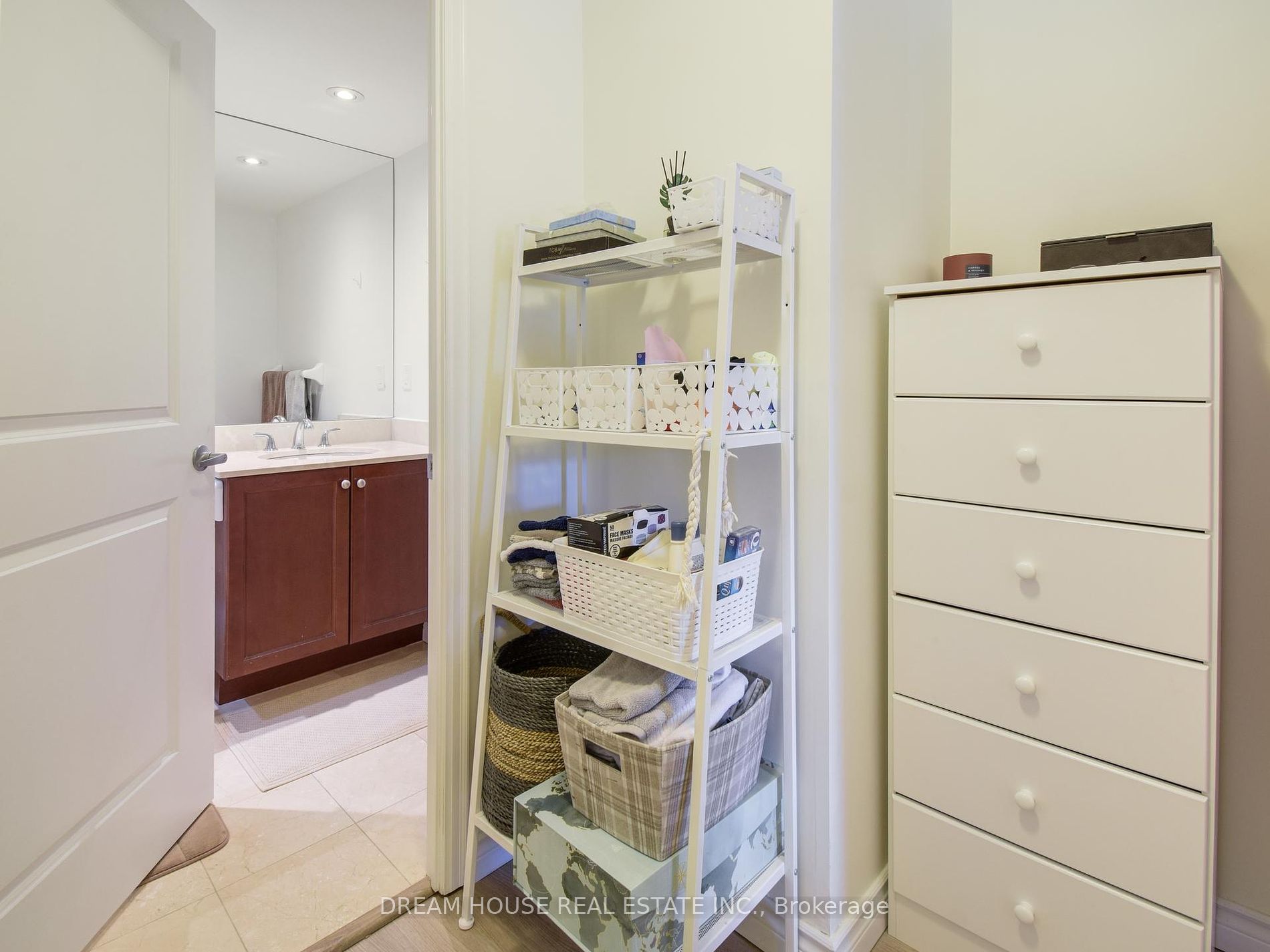 900 Mount Pleasant Road, #308