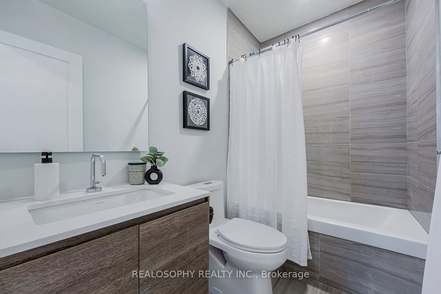 1657 Bathurst St, #4A