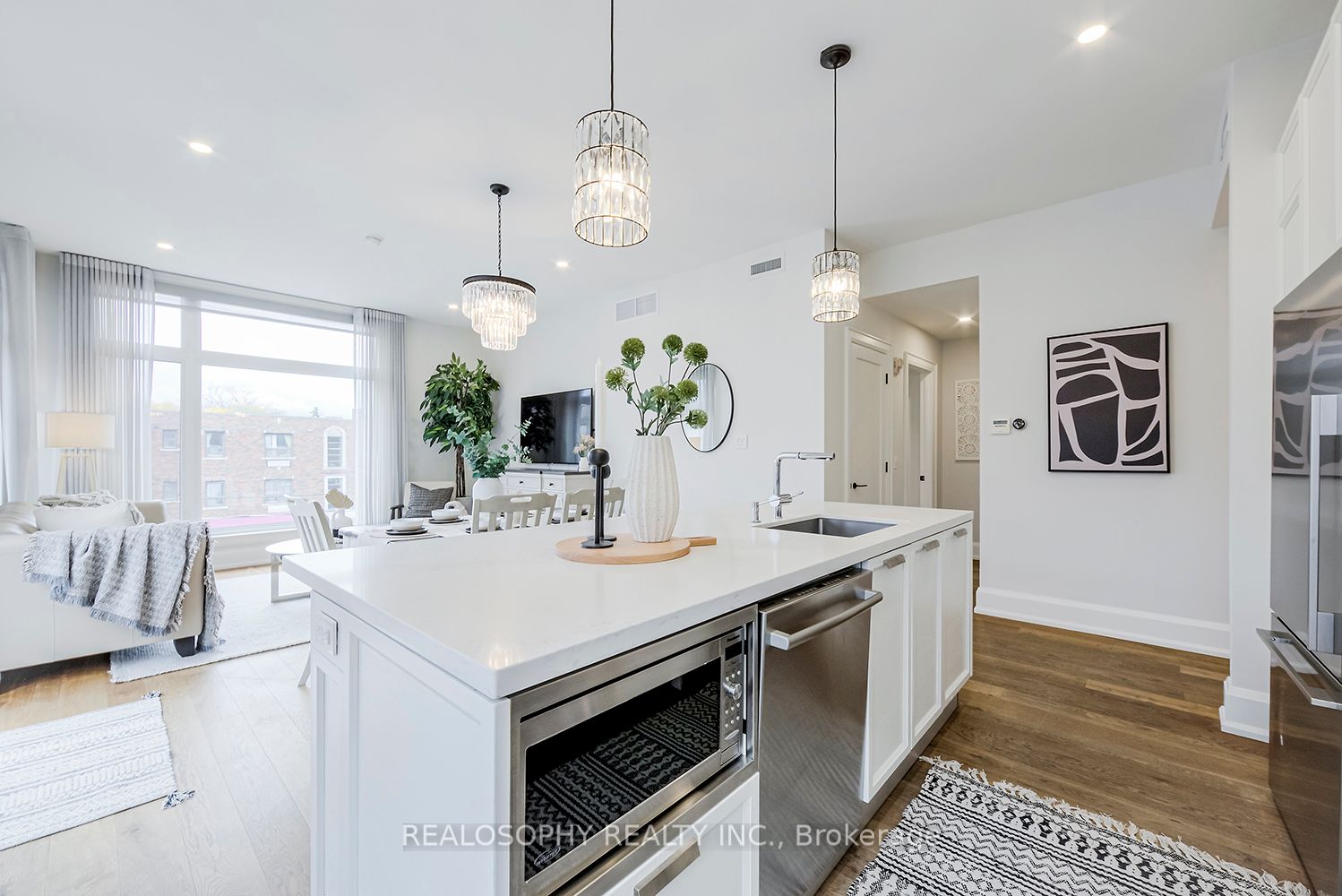 1657 Bathurst St, #4A