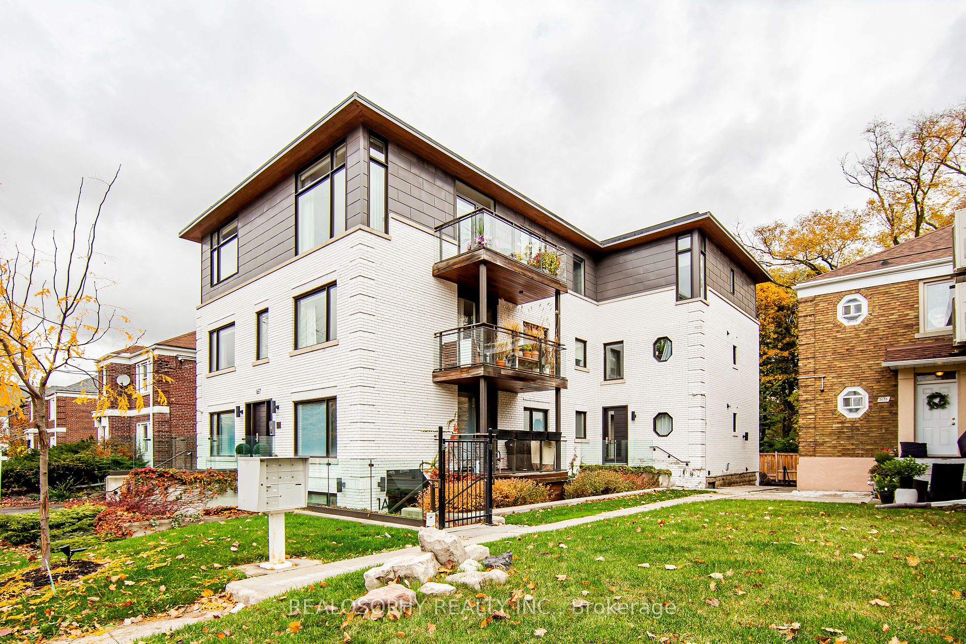 1657 Bathurst St, #4A