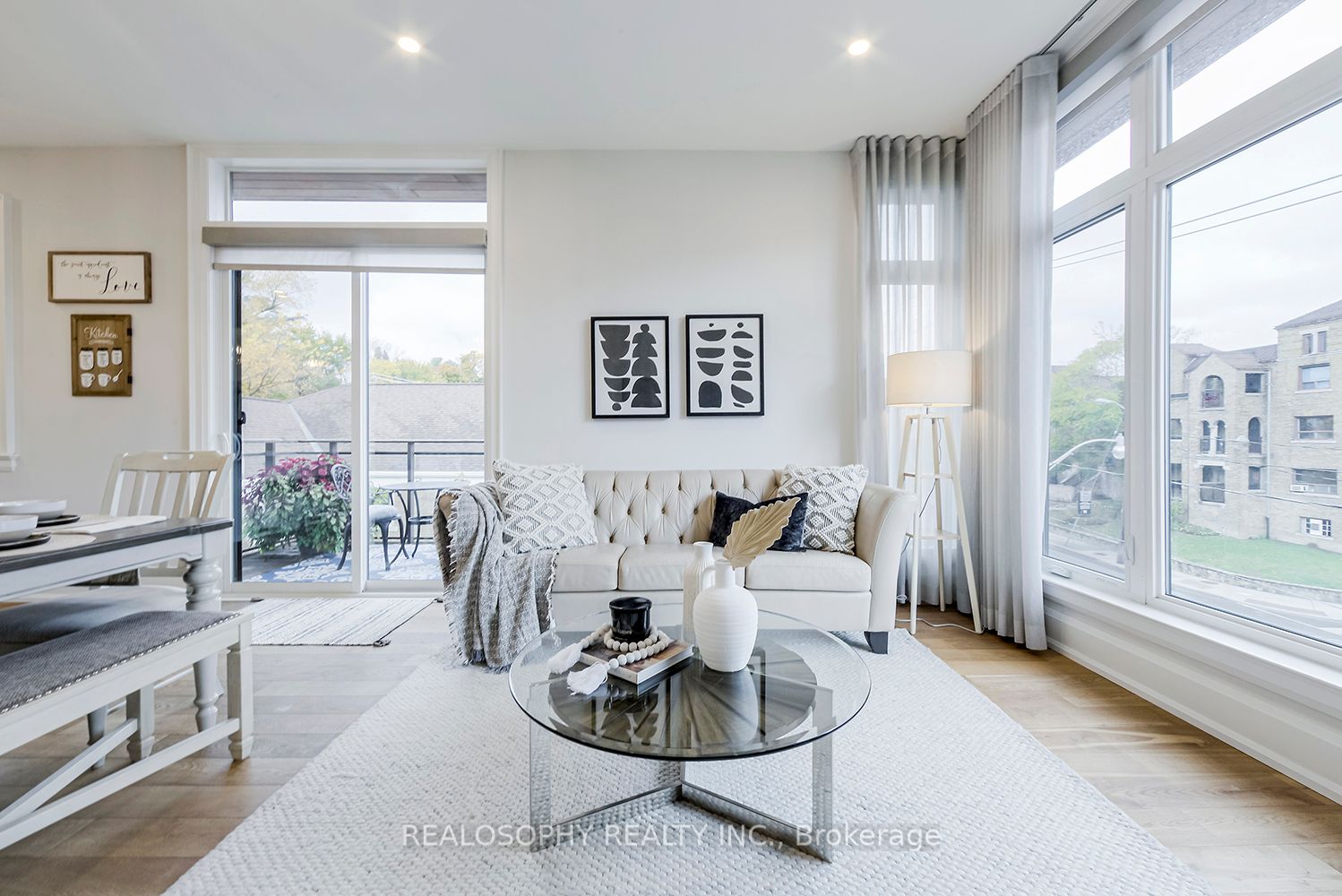 1657 Bathurst St, #4A