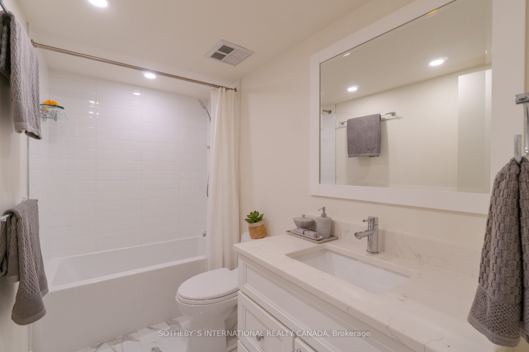 360 Bloor Street E, #213