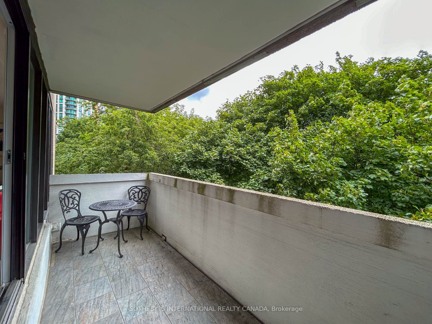 360 Bloor Street E, #213