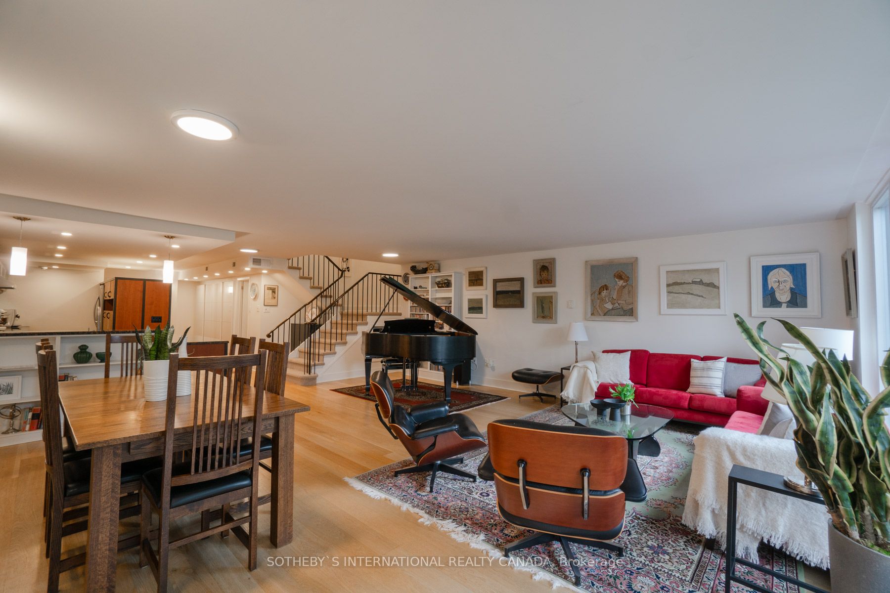 360 Bloor Street E, #213