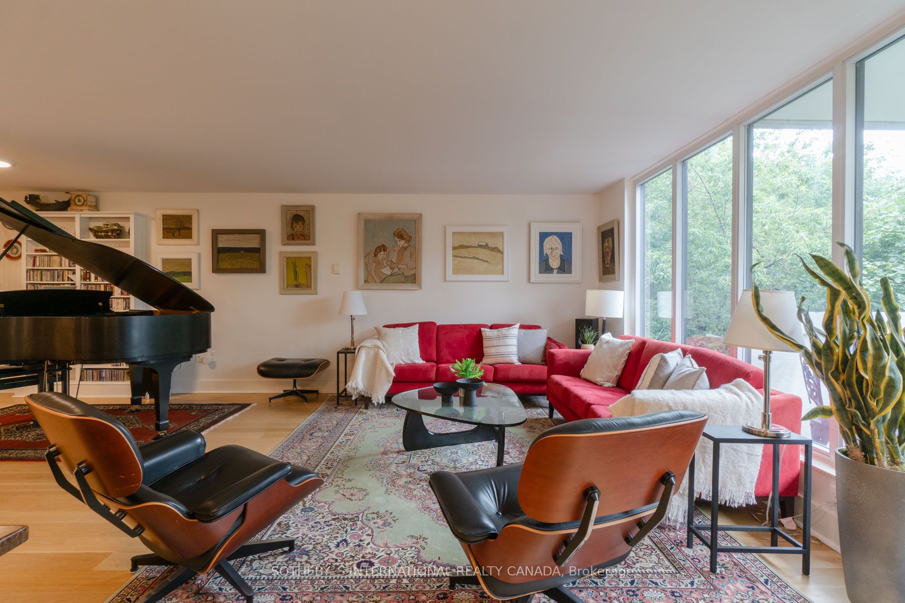 360 Bloor Street E, #213