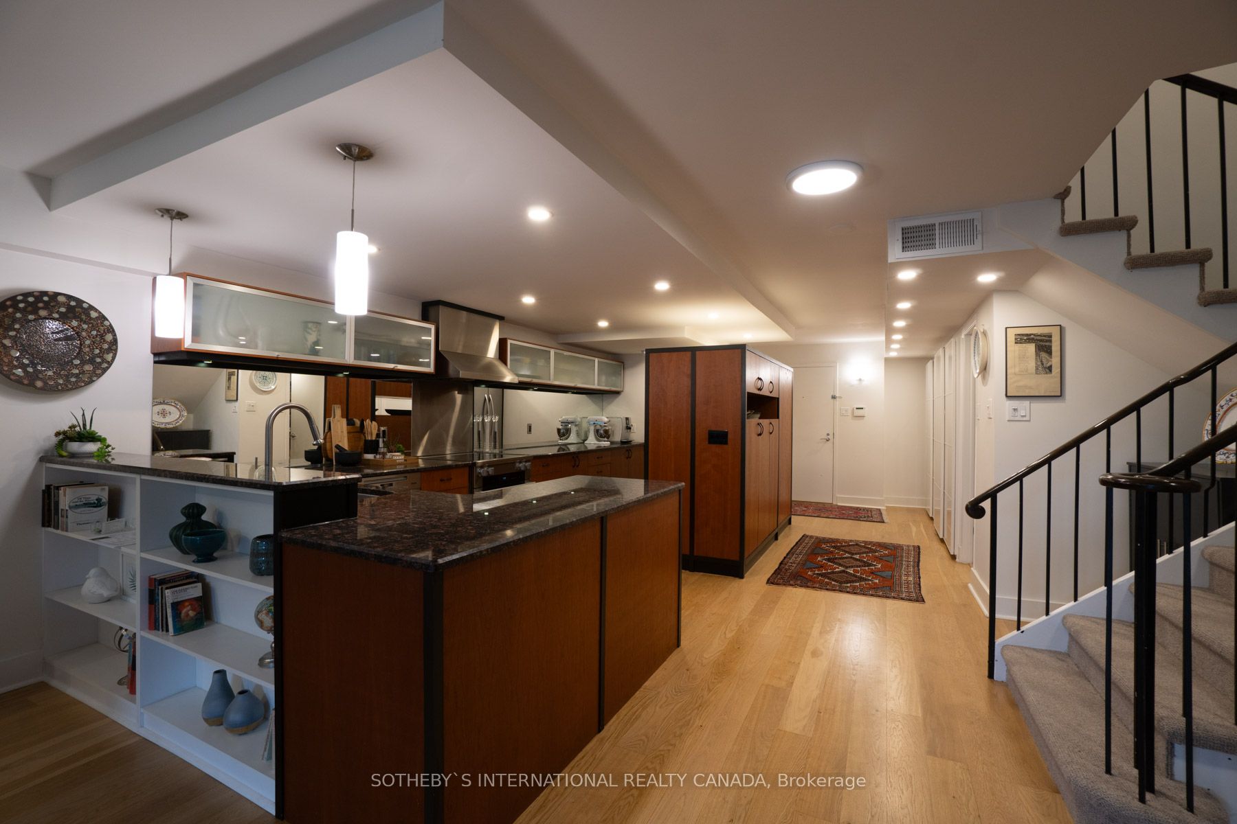 360 Bloor Street E, #213