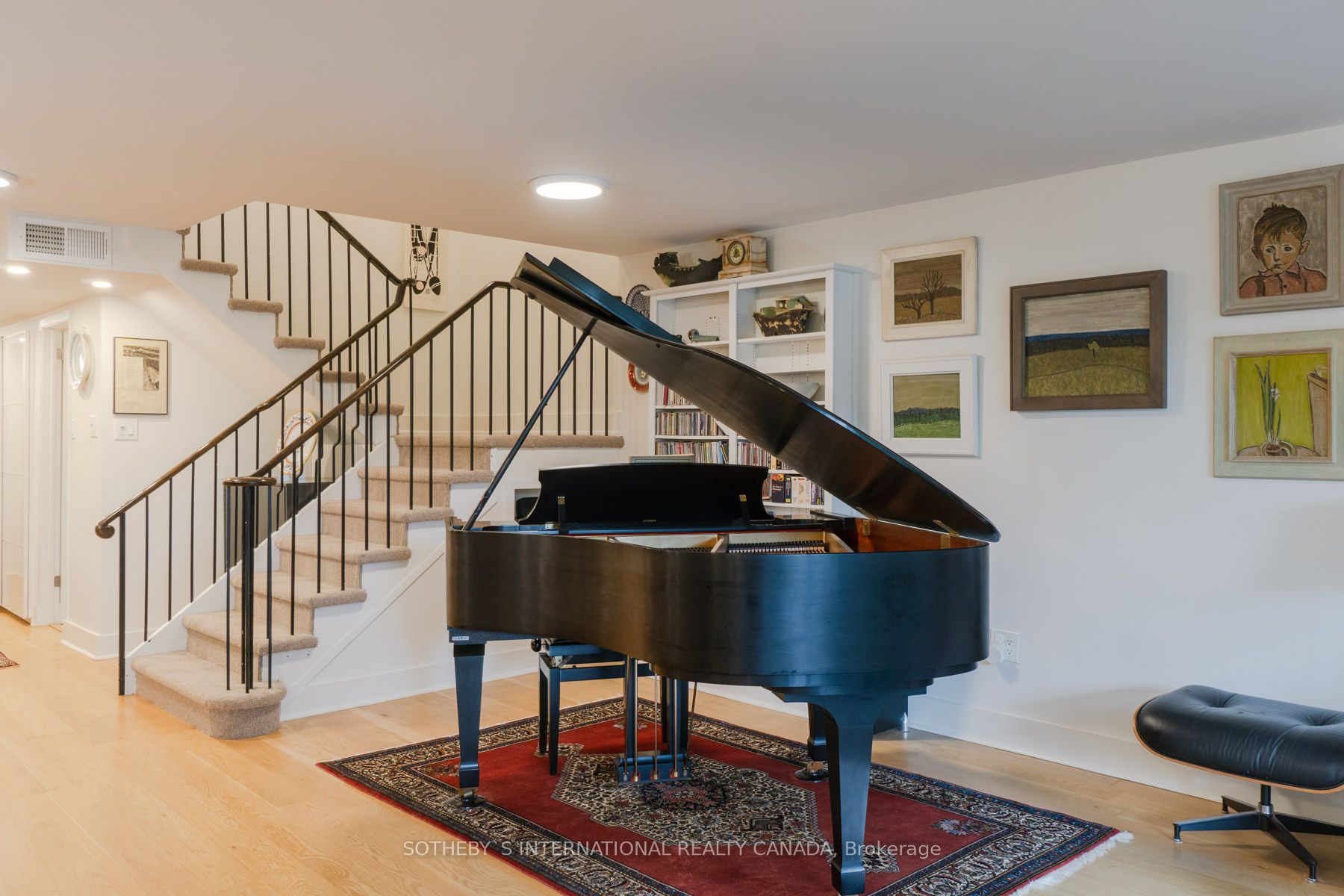 360 Bloor Street E, #213