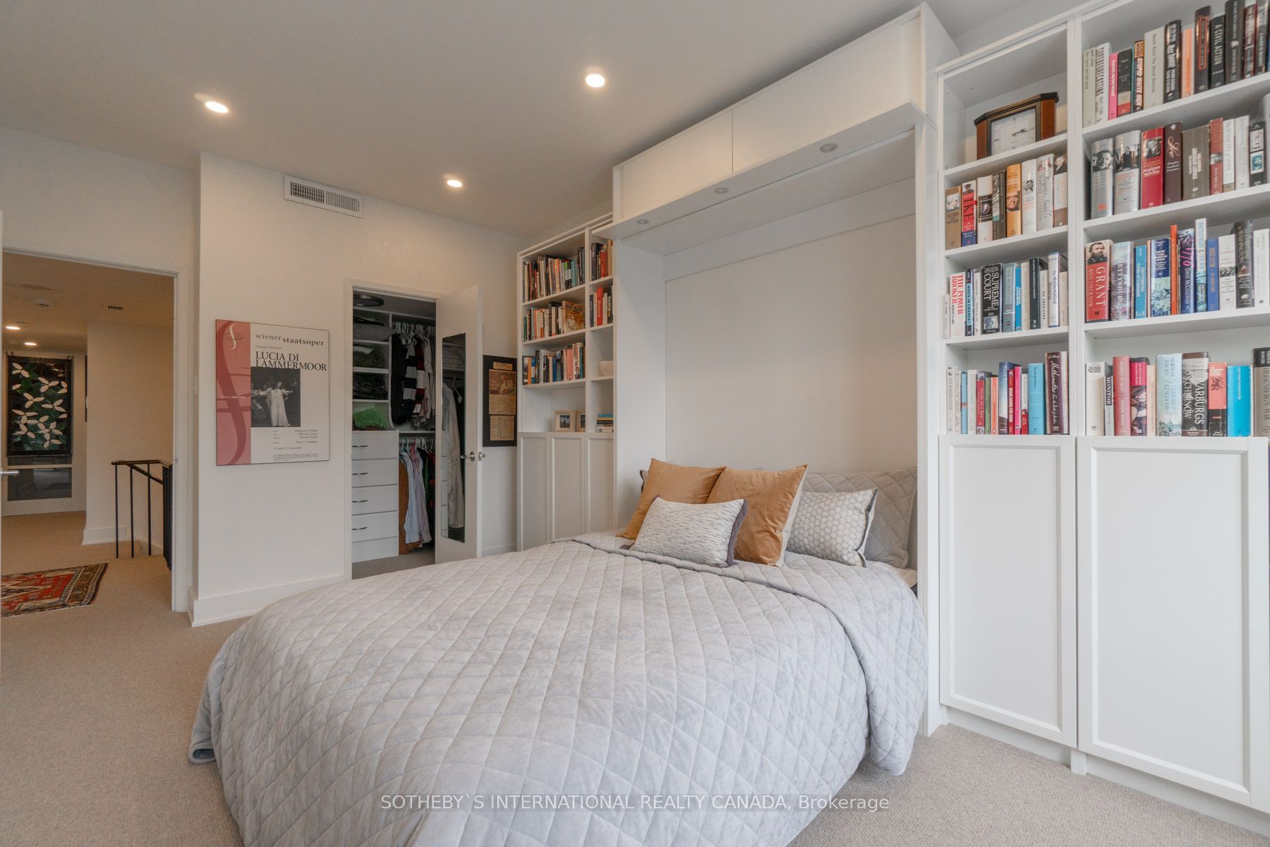 360 Bloor Street E, #213