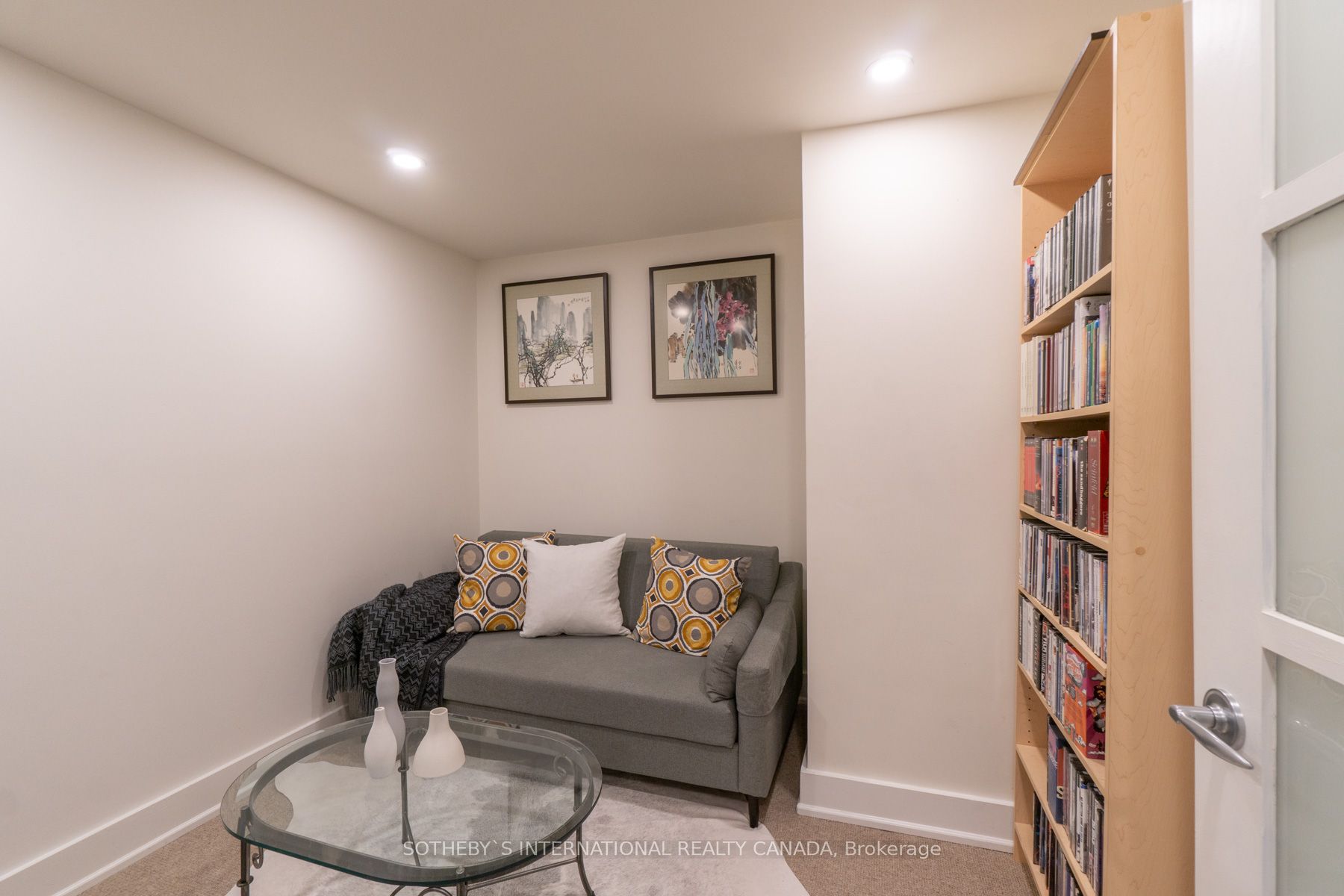 360 Bloor Street E, #213