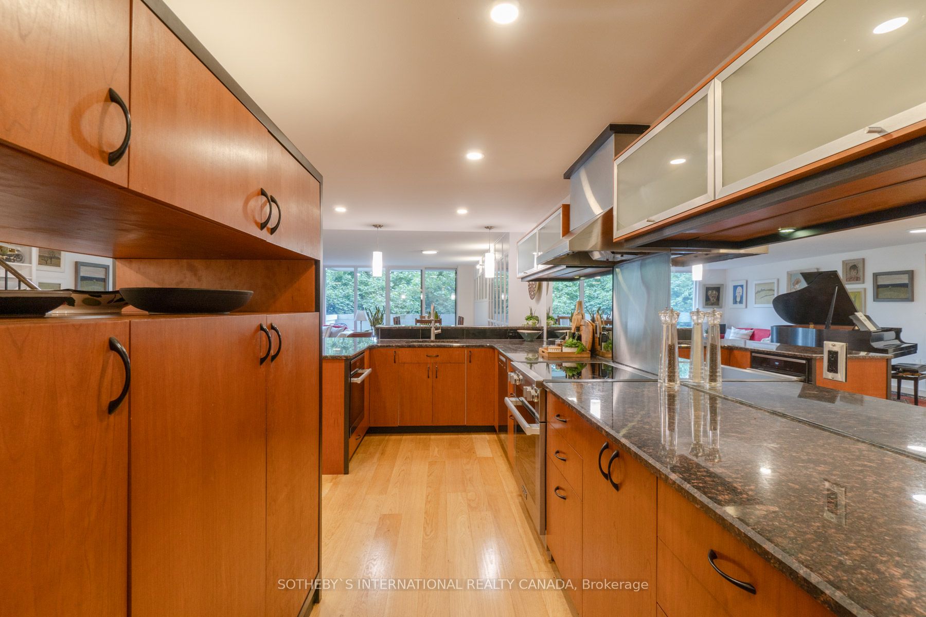 360 Bloor Street E, #213