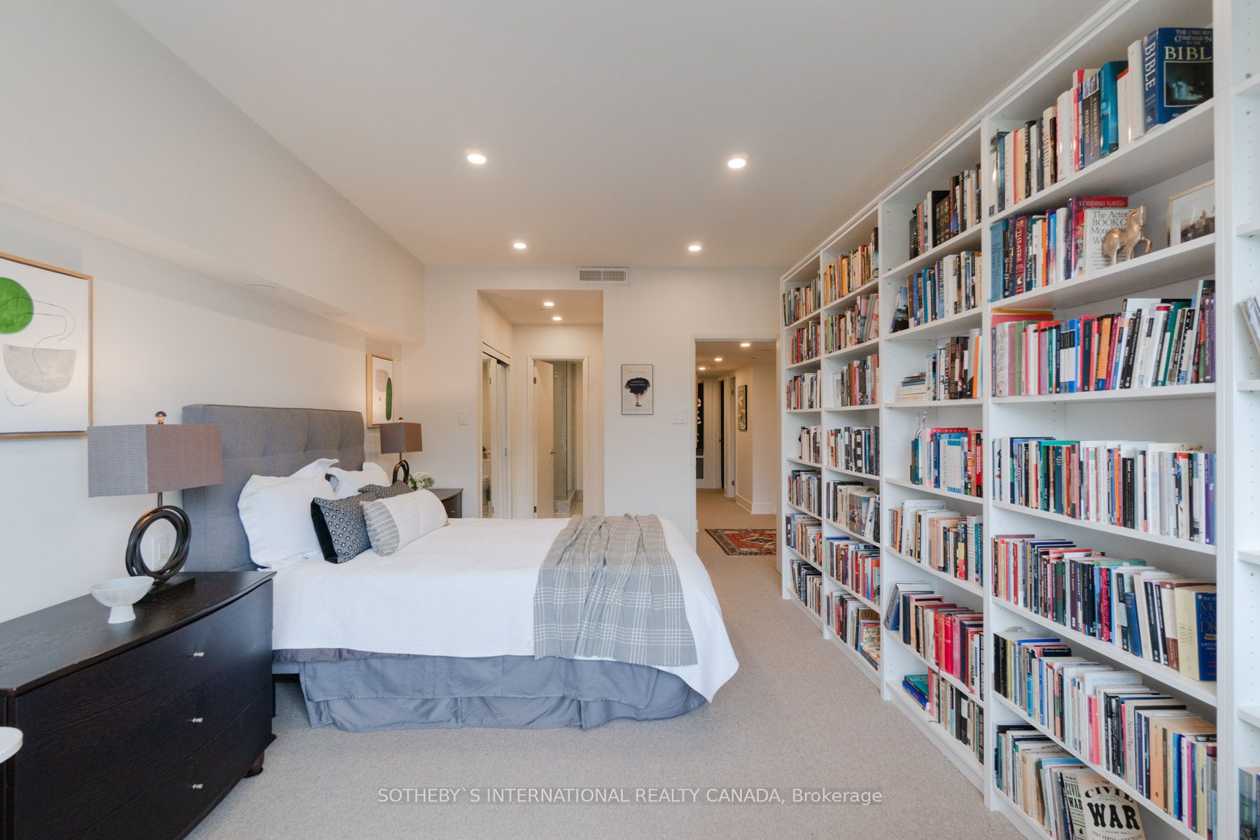 360 Bloor Street E, #213