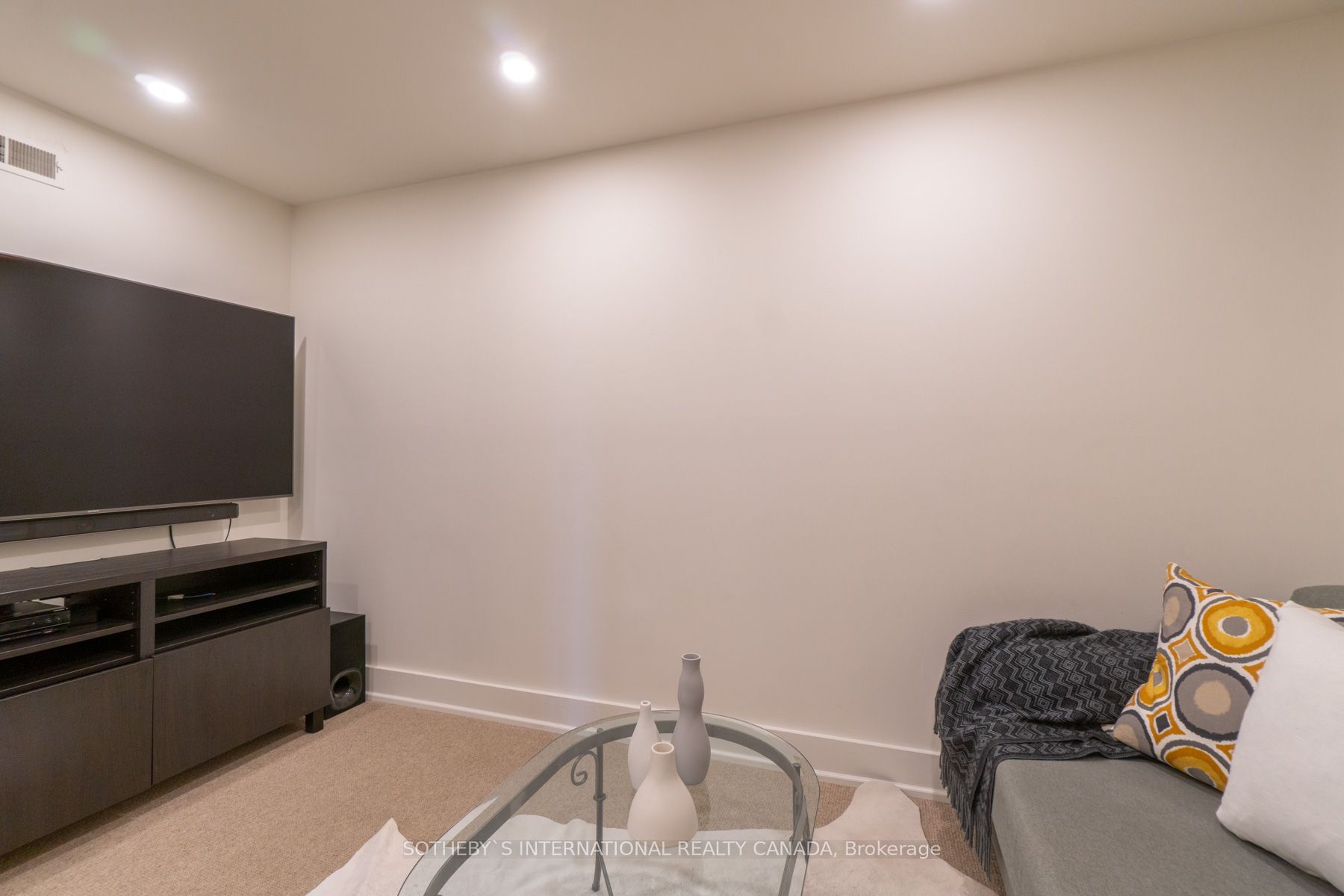 360 Bloor Street E, #213