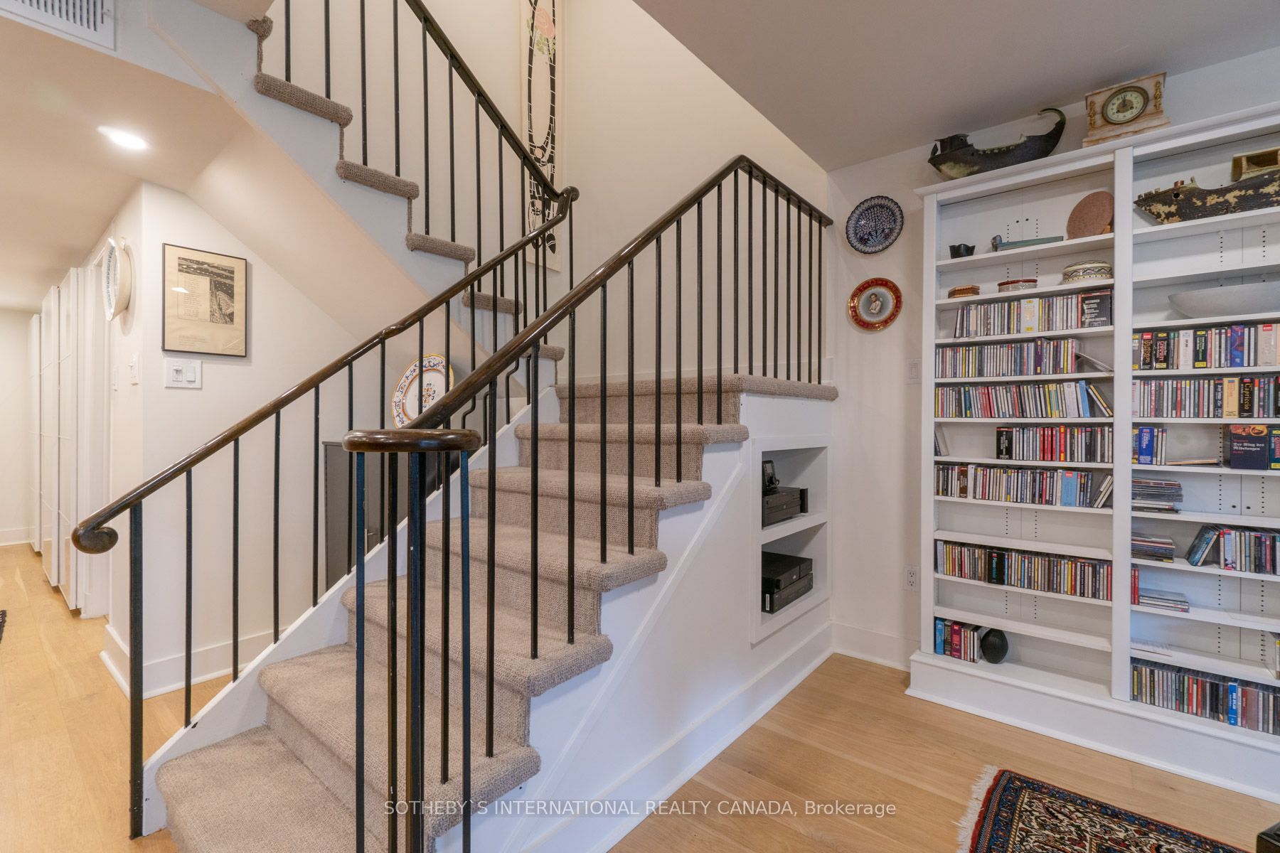 360 Bloor Street E, #213