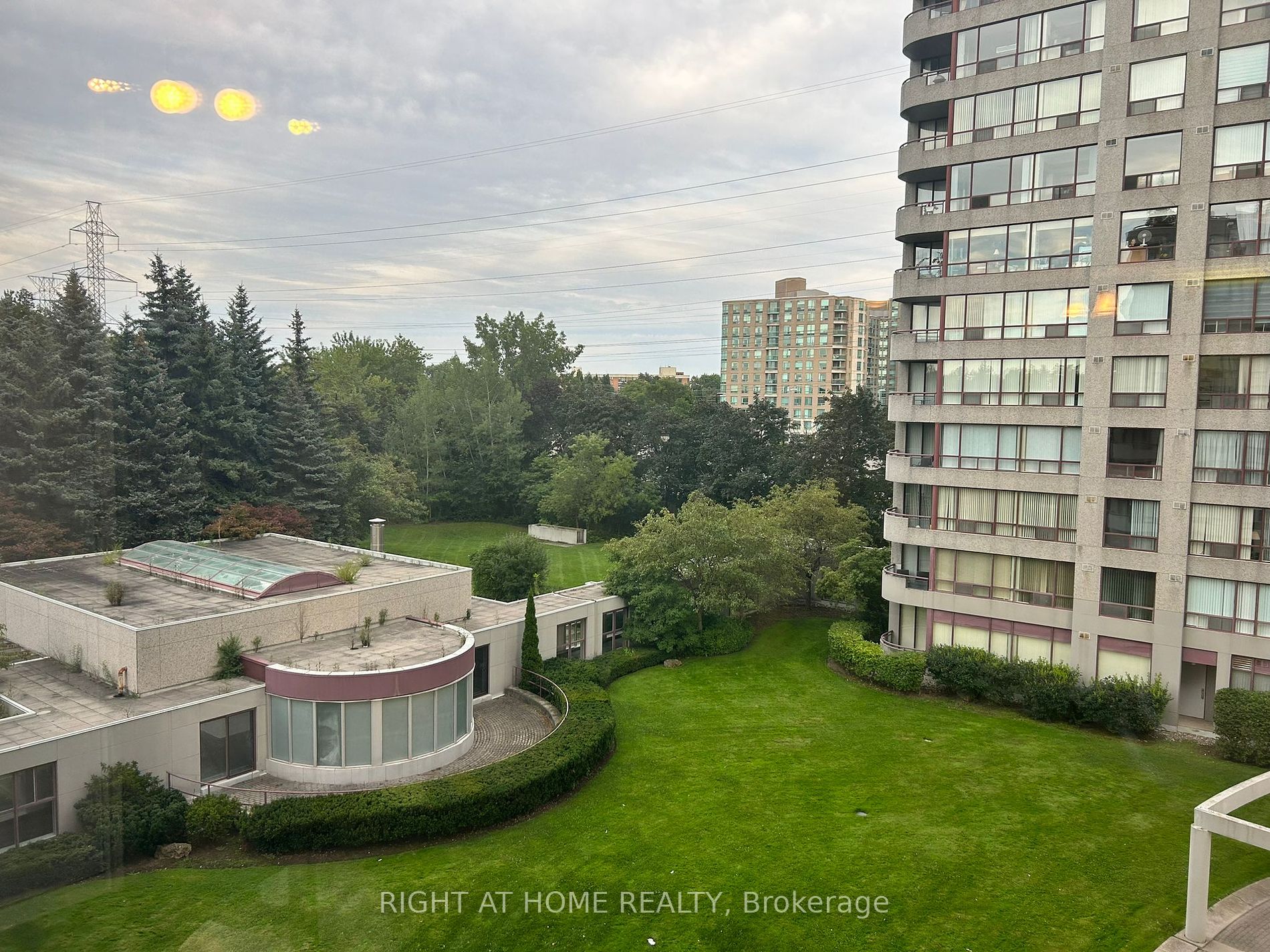 5785 Yonge St, #505