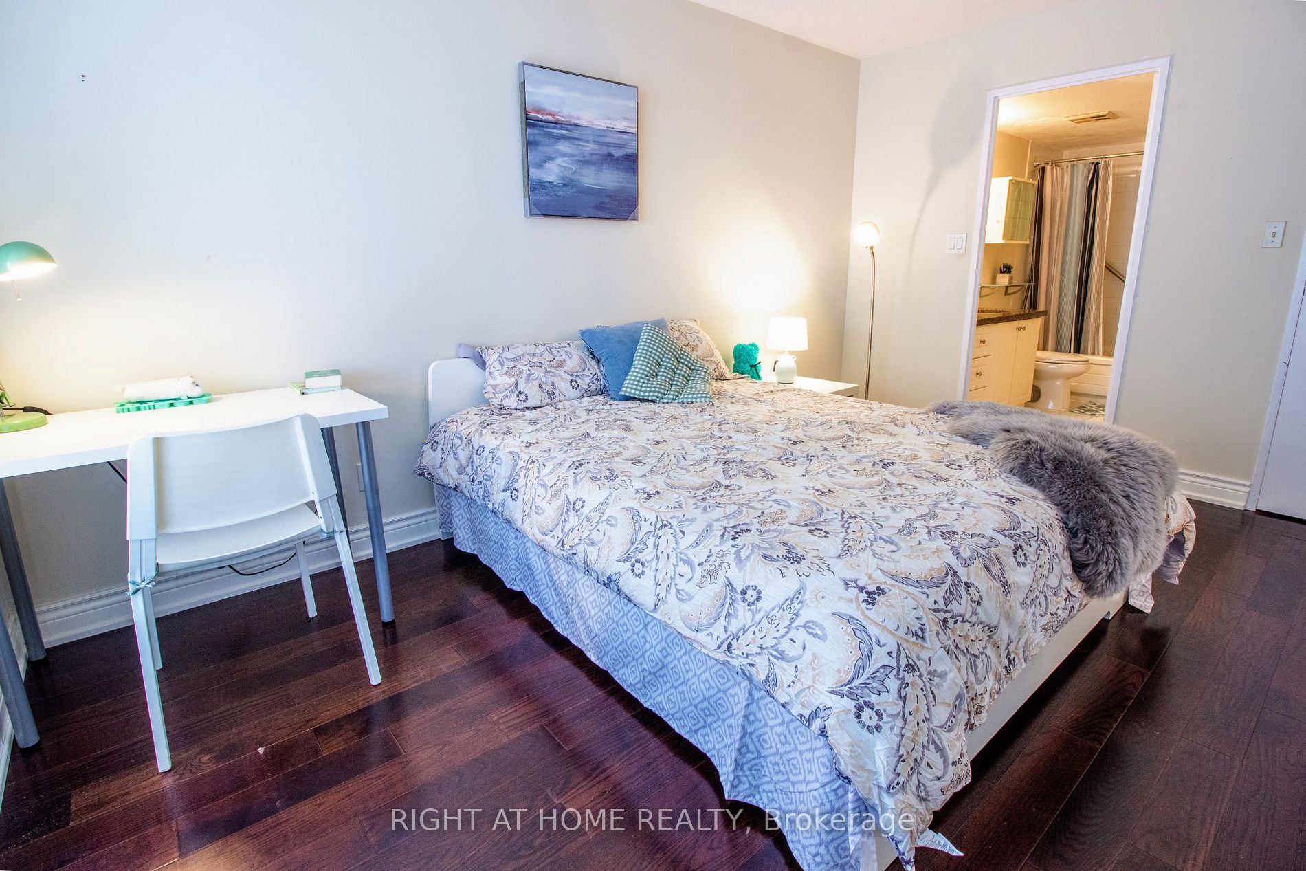 5785 Yonge St, #505