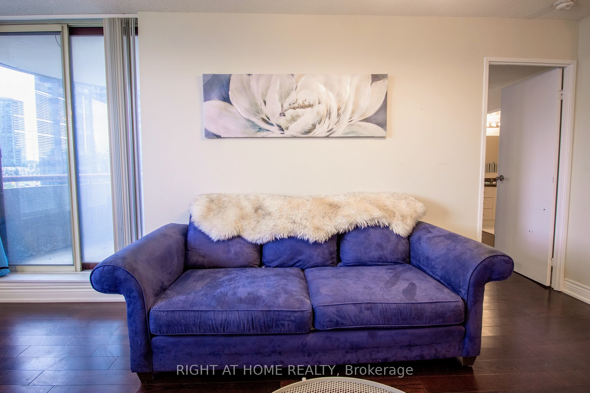5785 Yonge St, #505