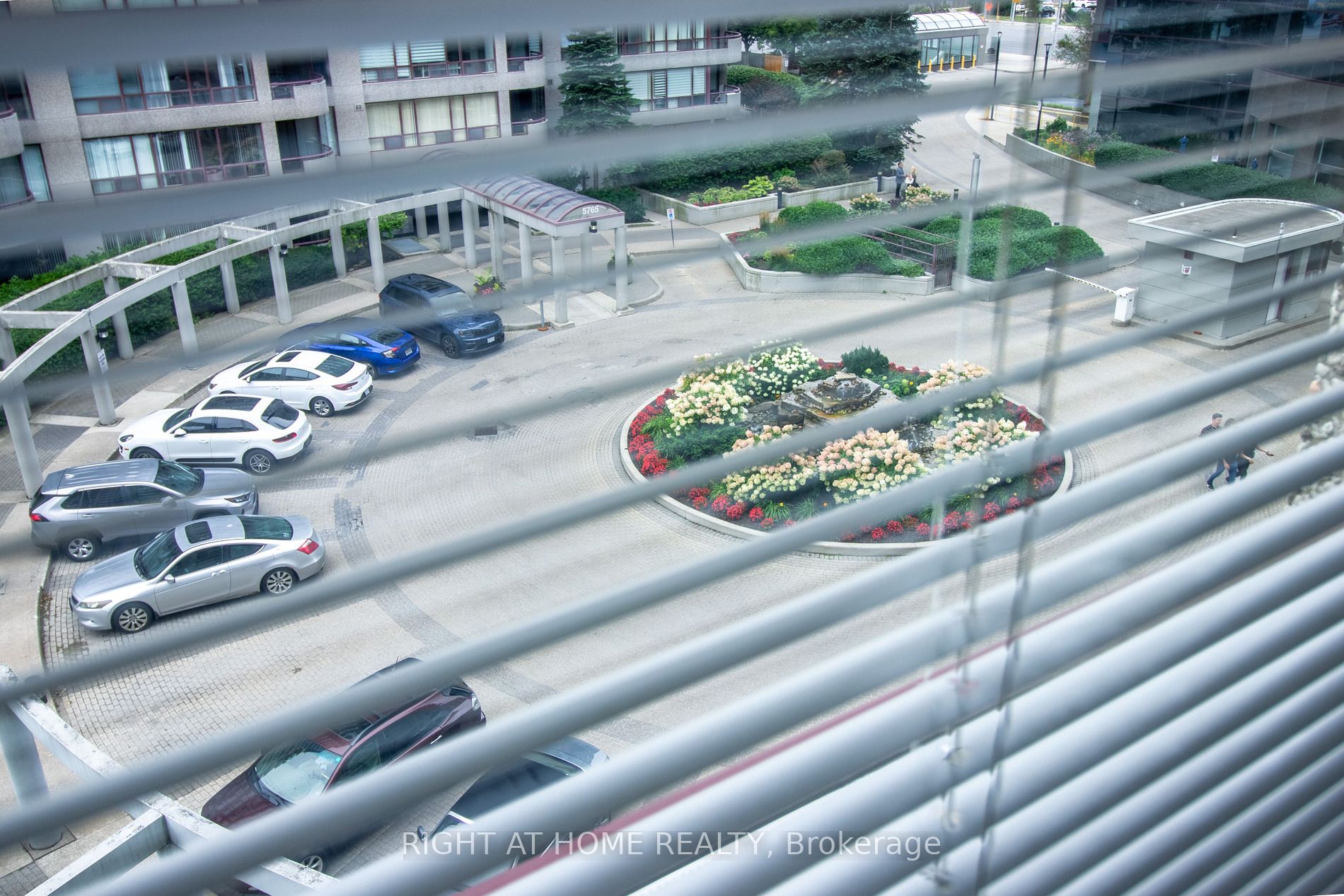 5785 Yonge St, #505
