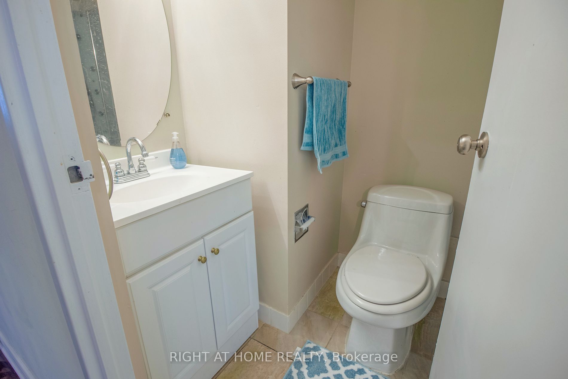 5785 Yonge St, #505