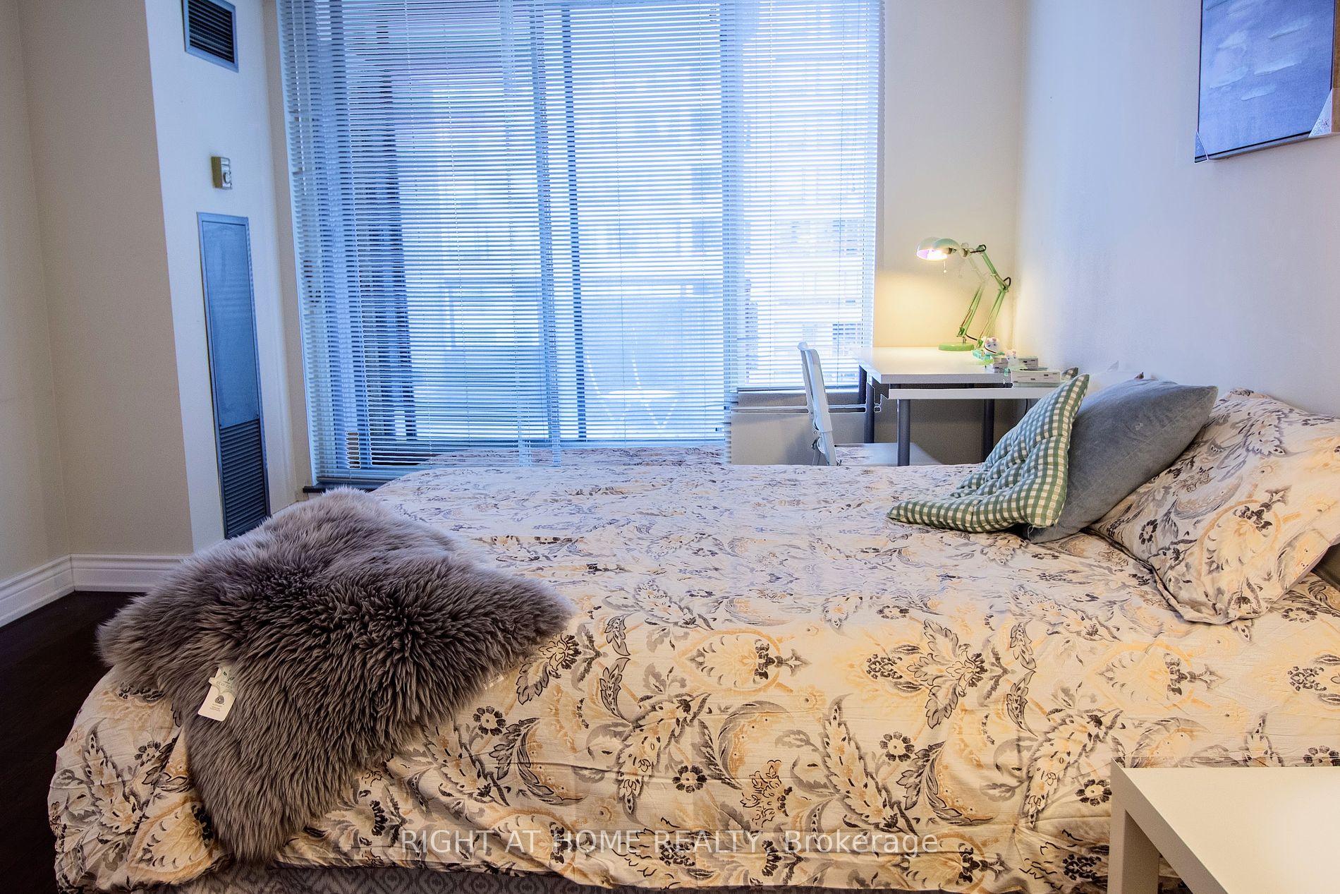 5785 Yonge St, #505